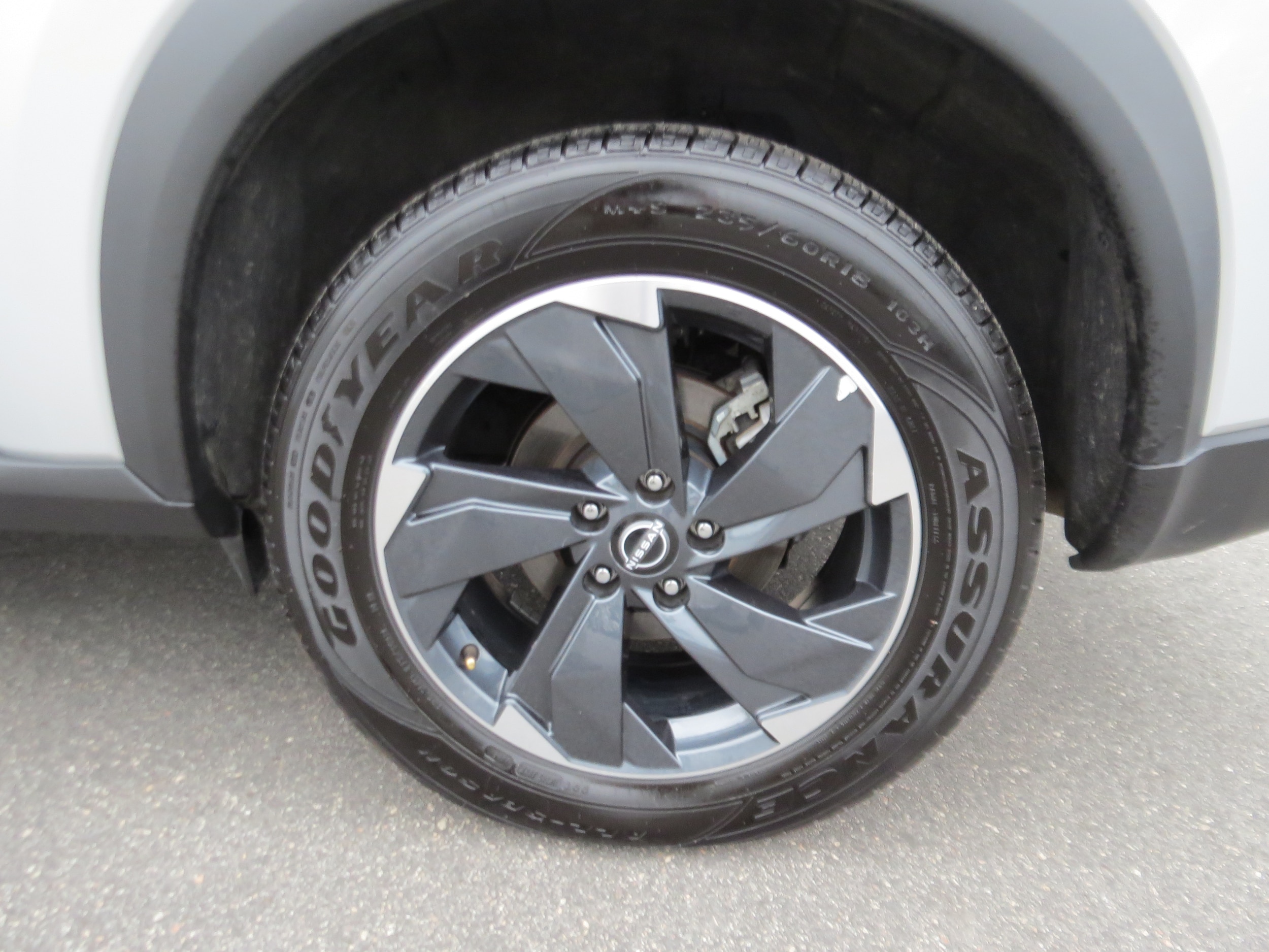 2024 Nissan Rogue SV - 9