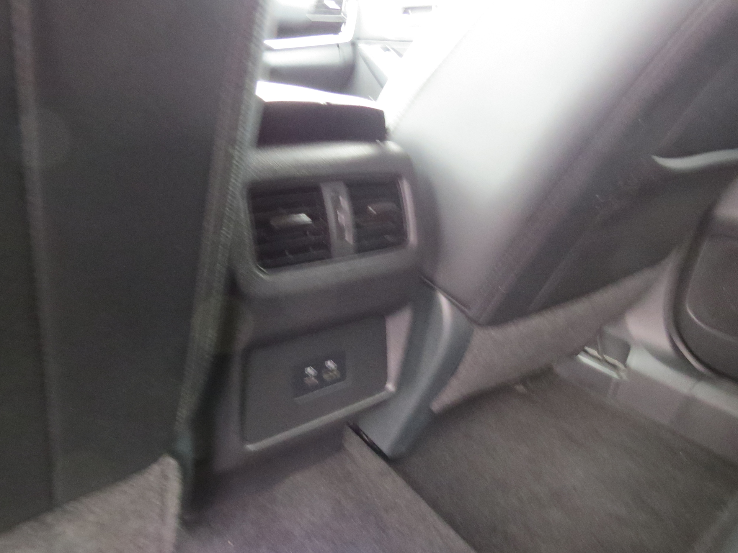 2023 Nissan Rogue SL Pearl White Tricoat at Griffin Nissan