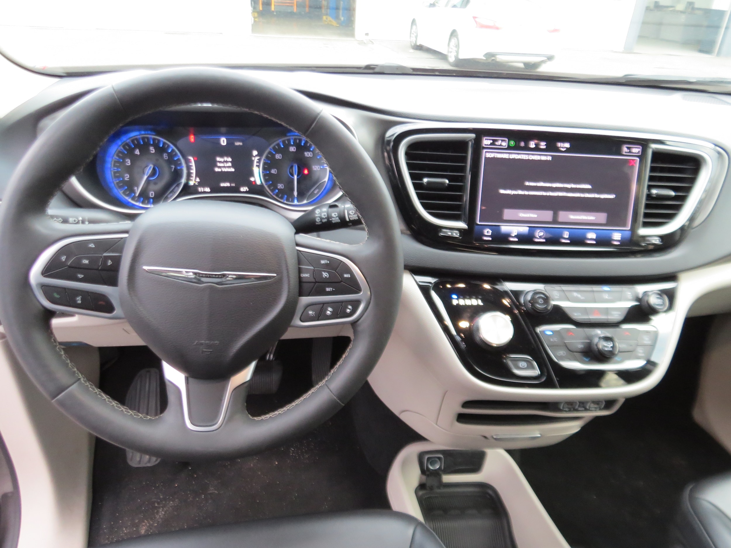 2023 Chrysler Pacifica Touring L Granite Crystal Metallic Clearcoat at Griffin CDJR