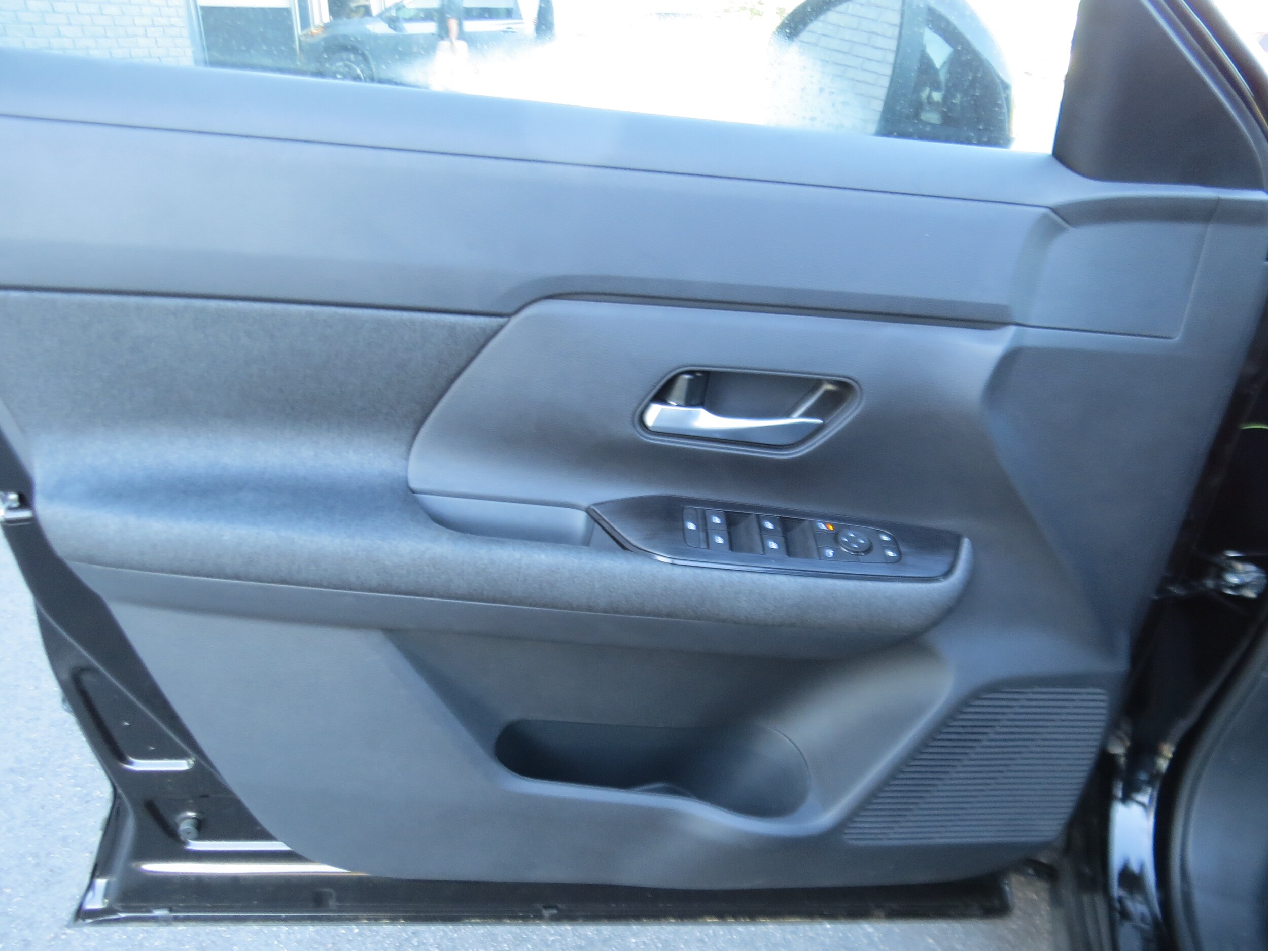 2025 Nissan Kicks SV Super Black at Griffin Nissan