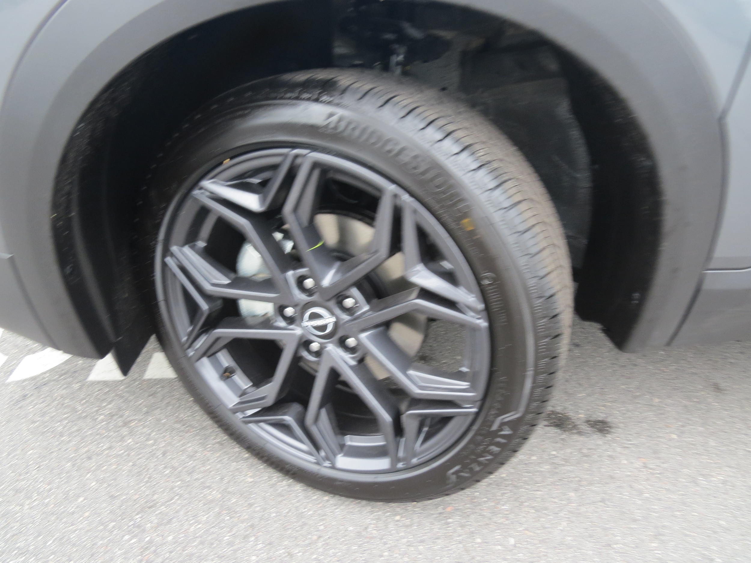 2025 Nissan Kicks SR - 9