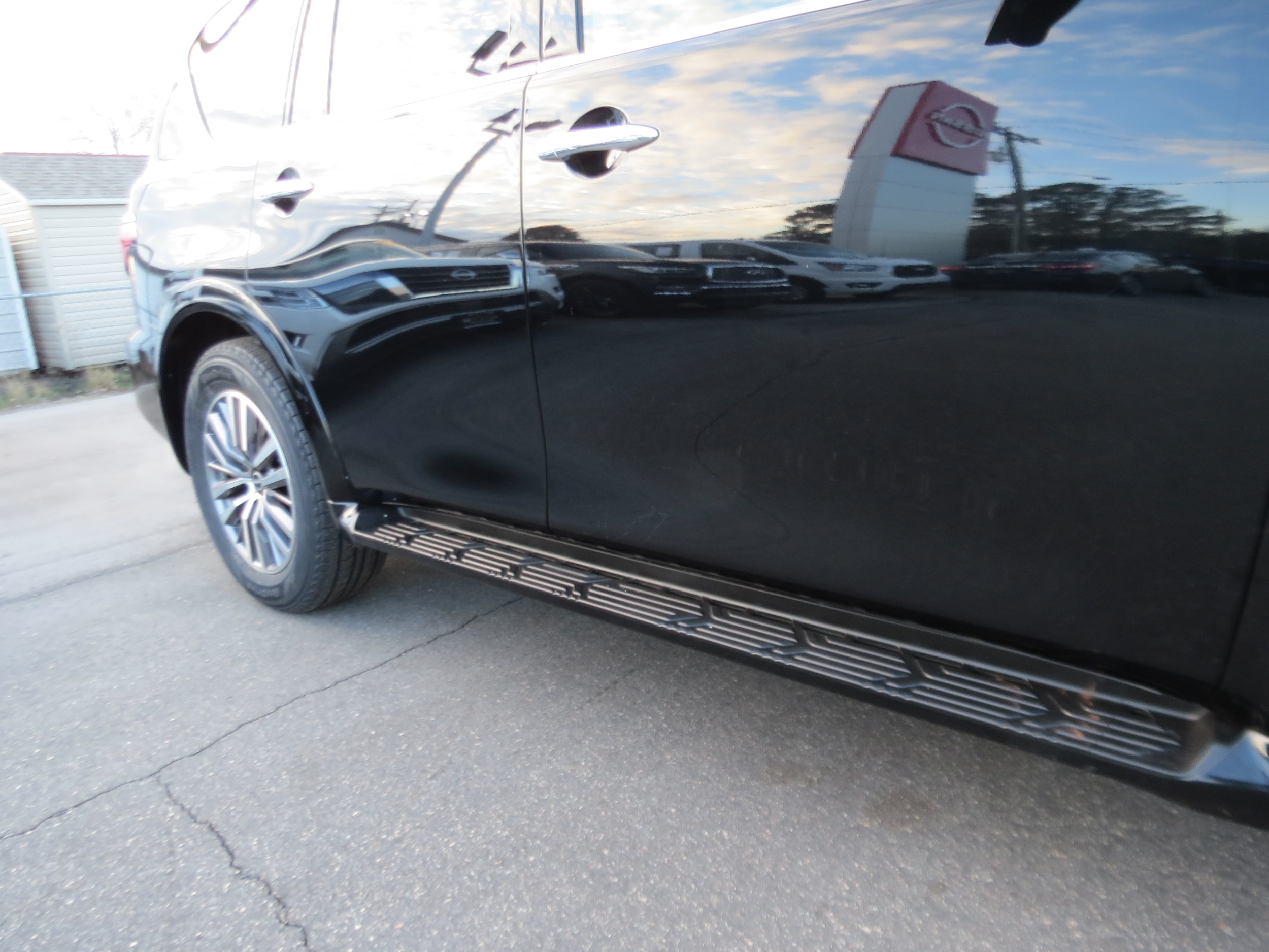 2024 Nissan Armada SL - 9