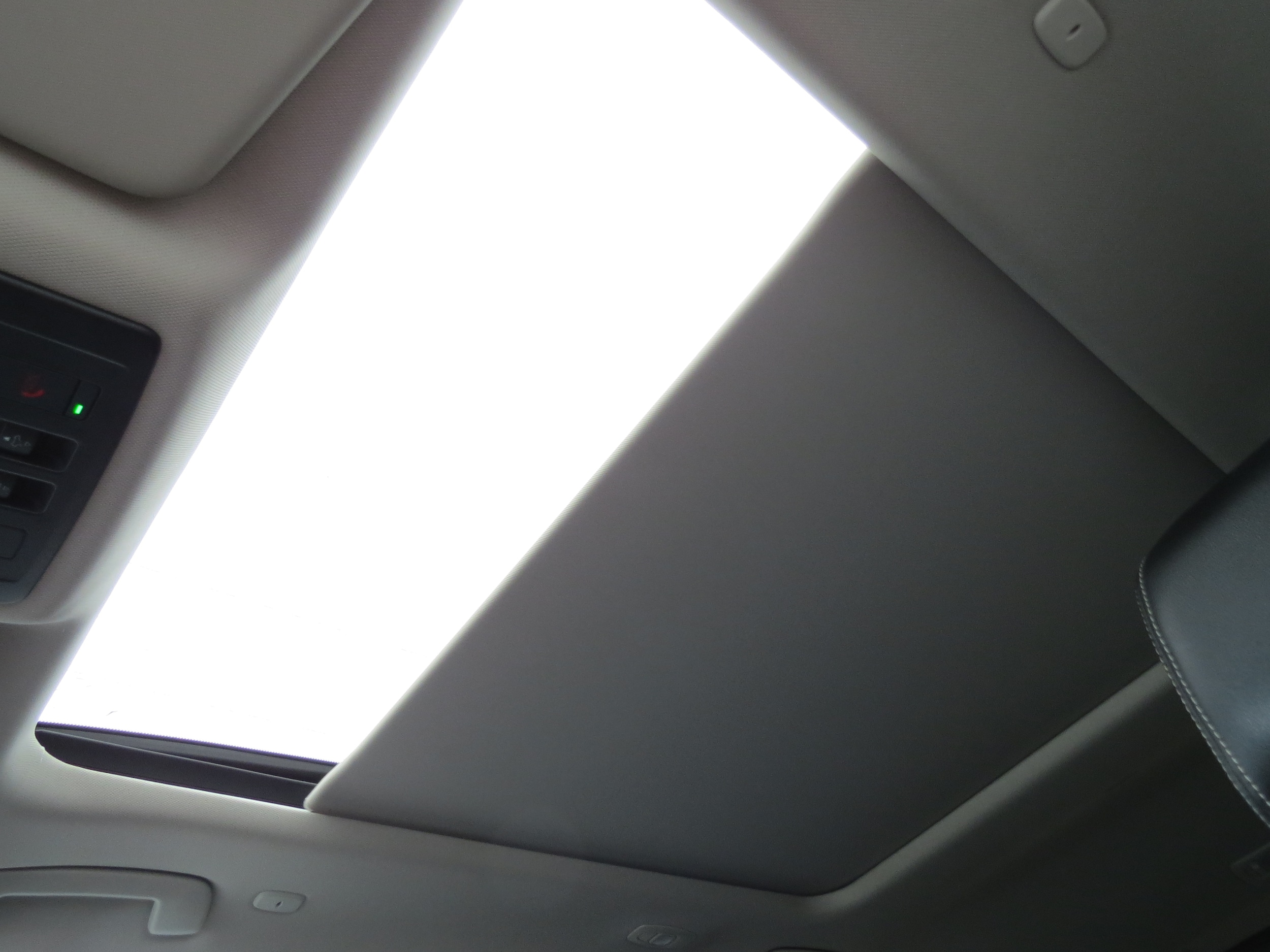 2023 Nissan Rogue SL Pearl White Tricoat at Griffin Nissan