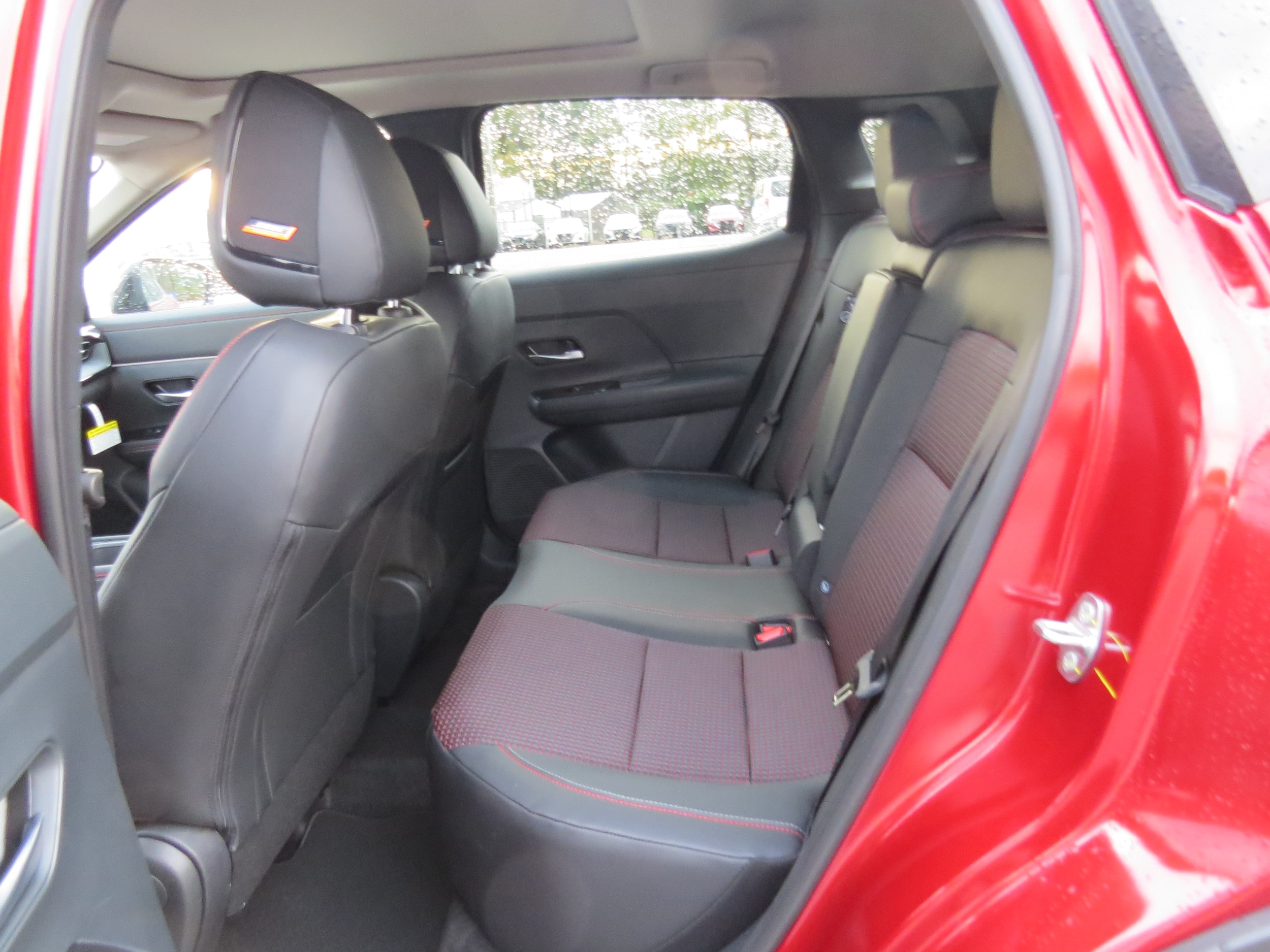 2026 Nissan Kicks SR - 11