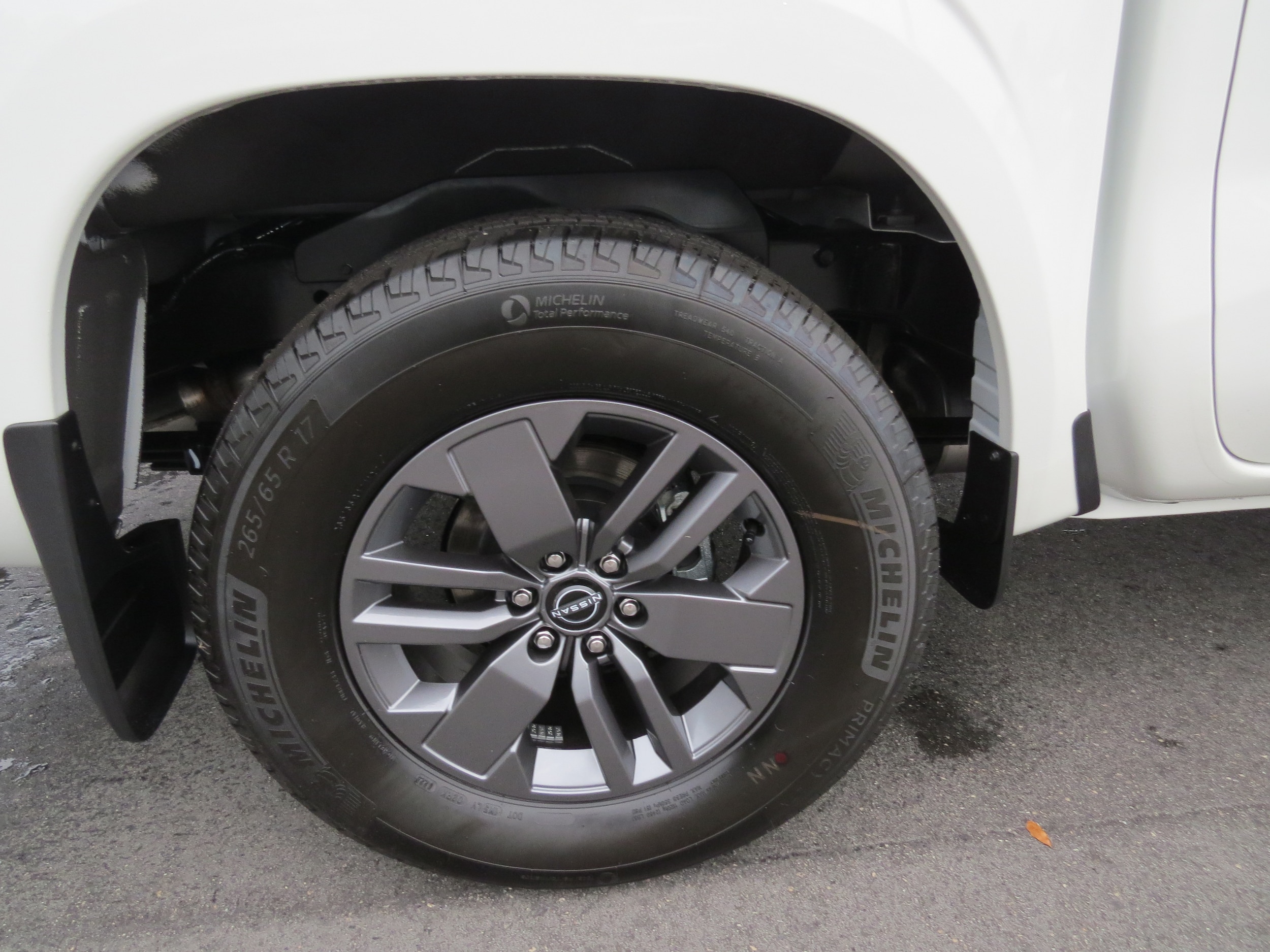 2025 Nissan Frontier SV - 10