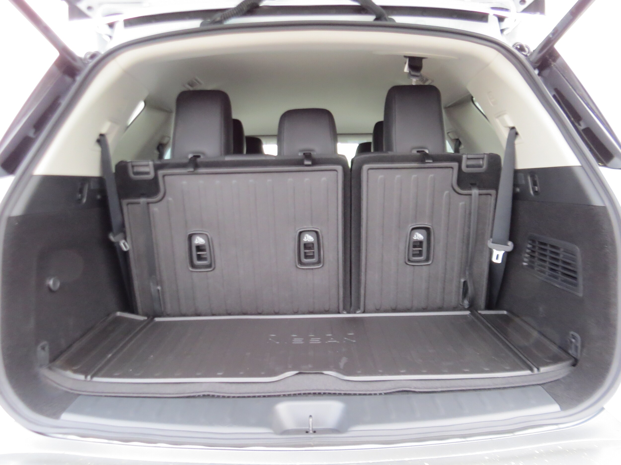2026 Nissan Pathfinder SL Everest White Pearl Tricoat at Griffin Nissan