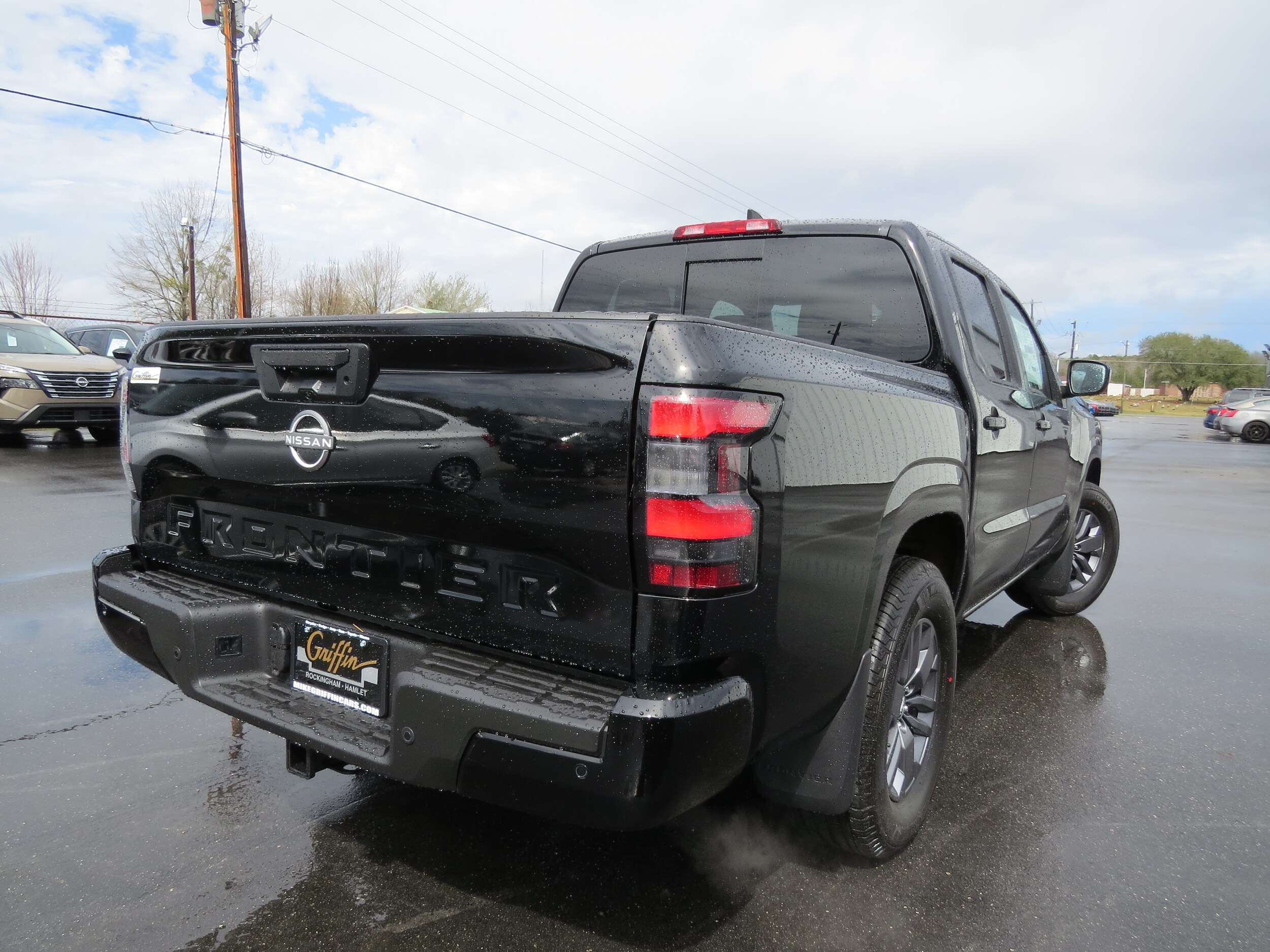 2025 Nissan Frontier SV - 4