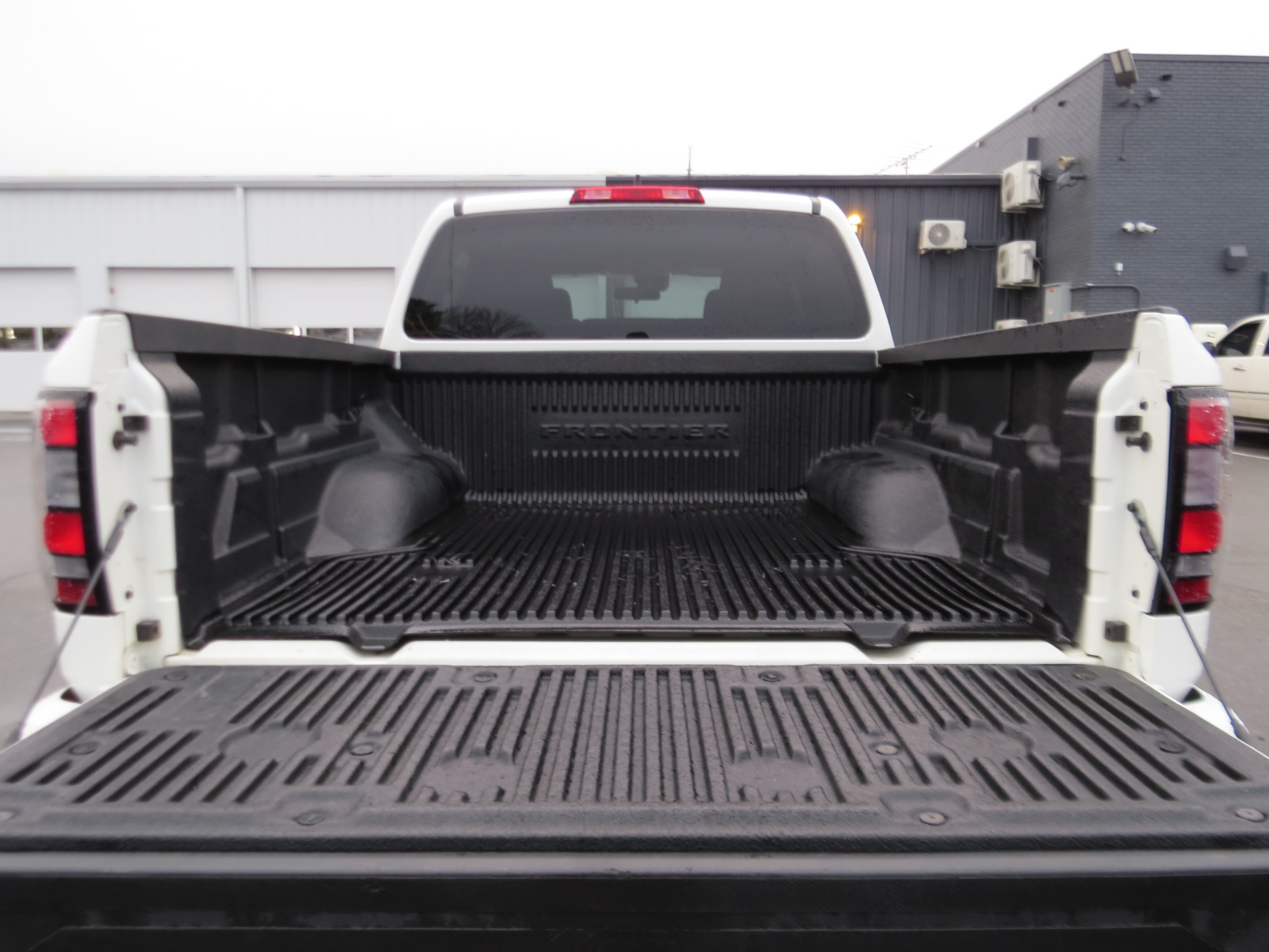 2024 Nissan Frontier SV - 9