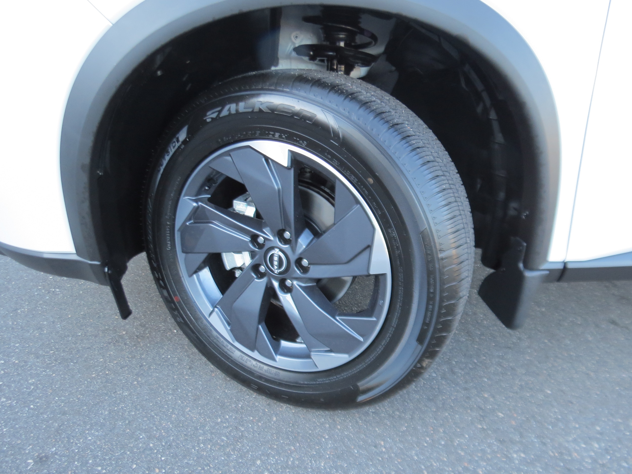 2026 Nissan Rogue SV Everest White Pearl Tricoat at Griffin Nissan