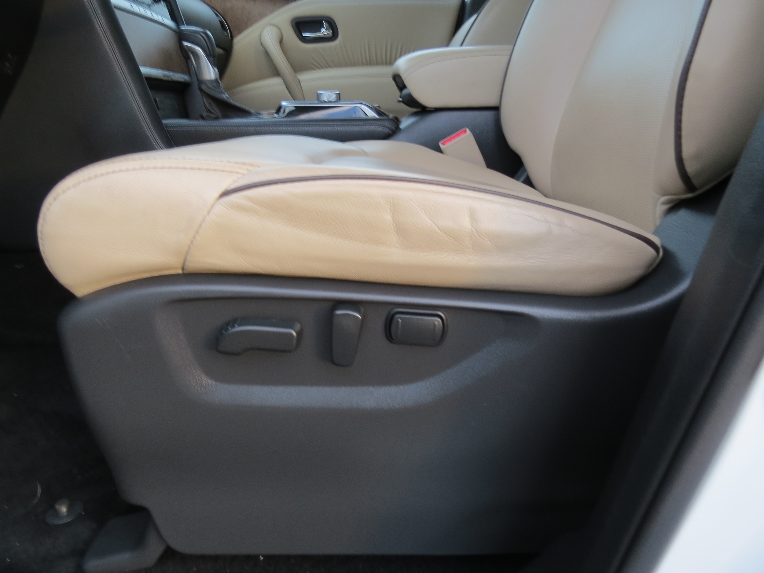 2023 Nissan Armada SL Aspen White Tricoat at Griffin Nissan