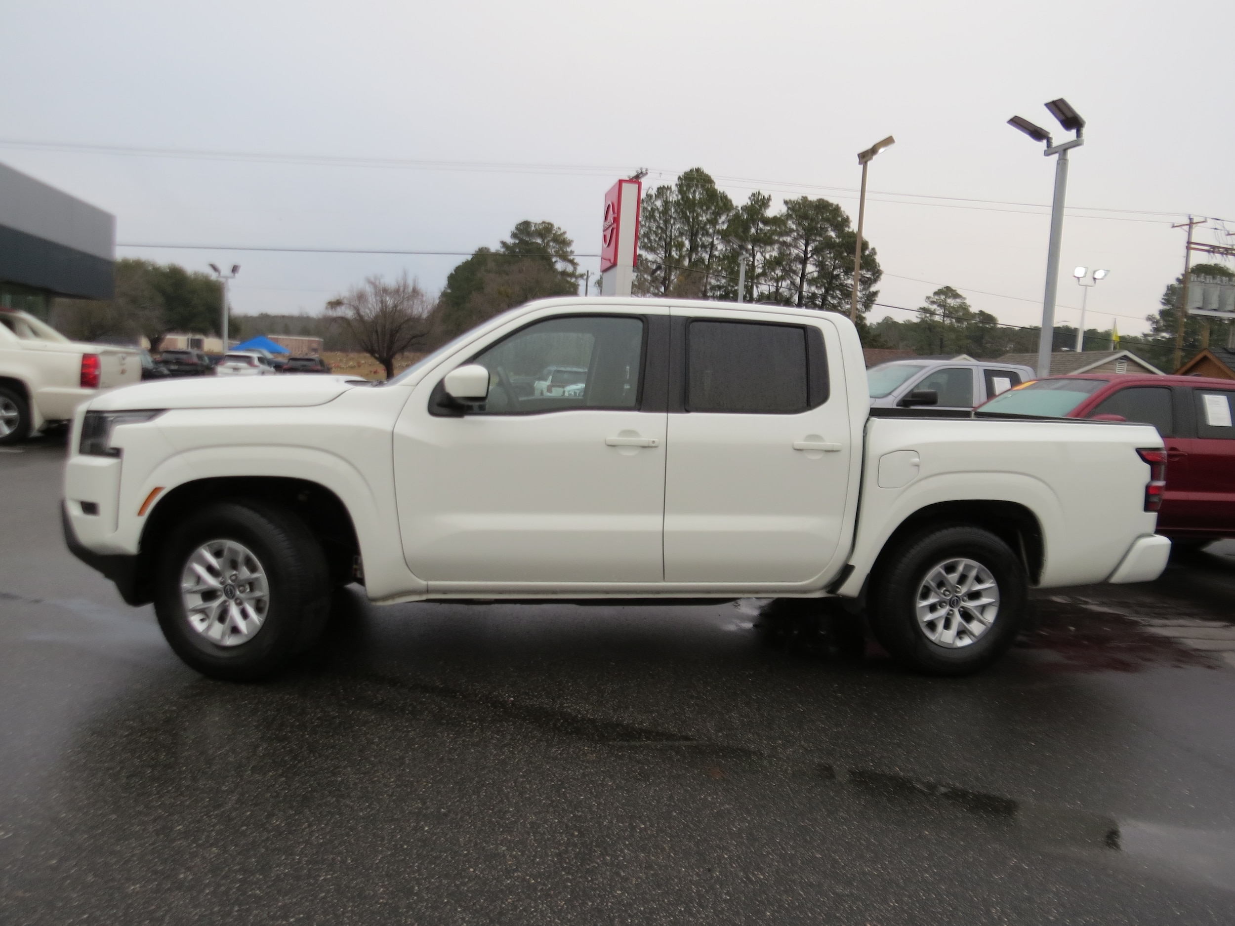 2024 Nissan Frontier SV - 2