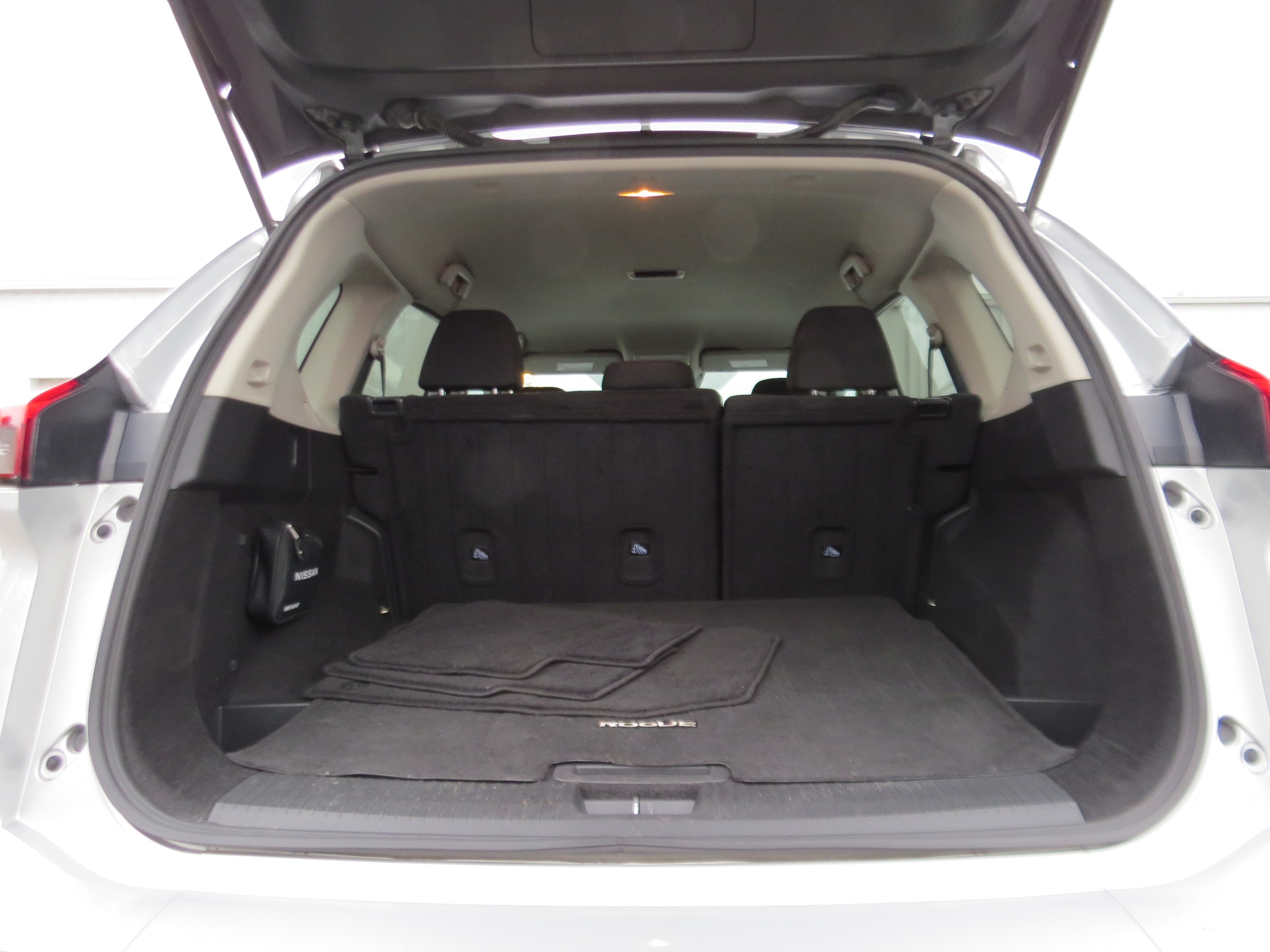 2024 Nissan Rogue S - 10