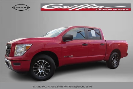 2022 Nissan Titan SV Crew Cab Pickup
