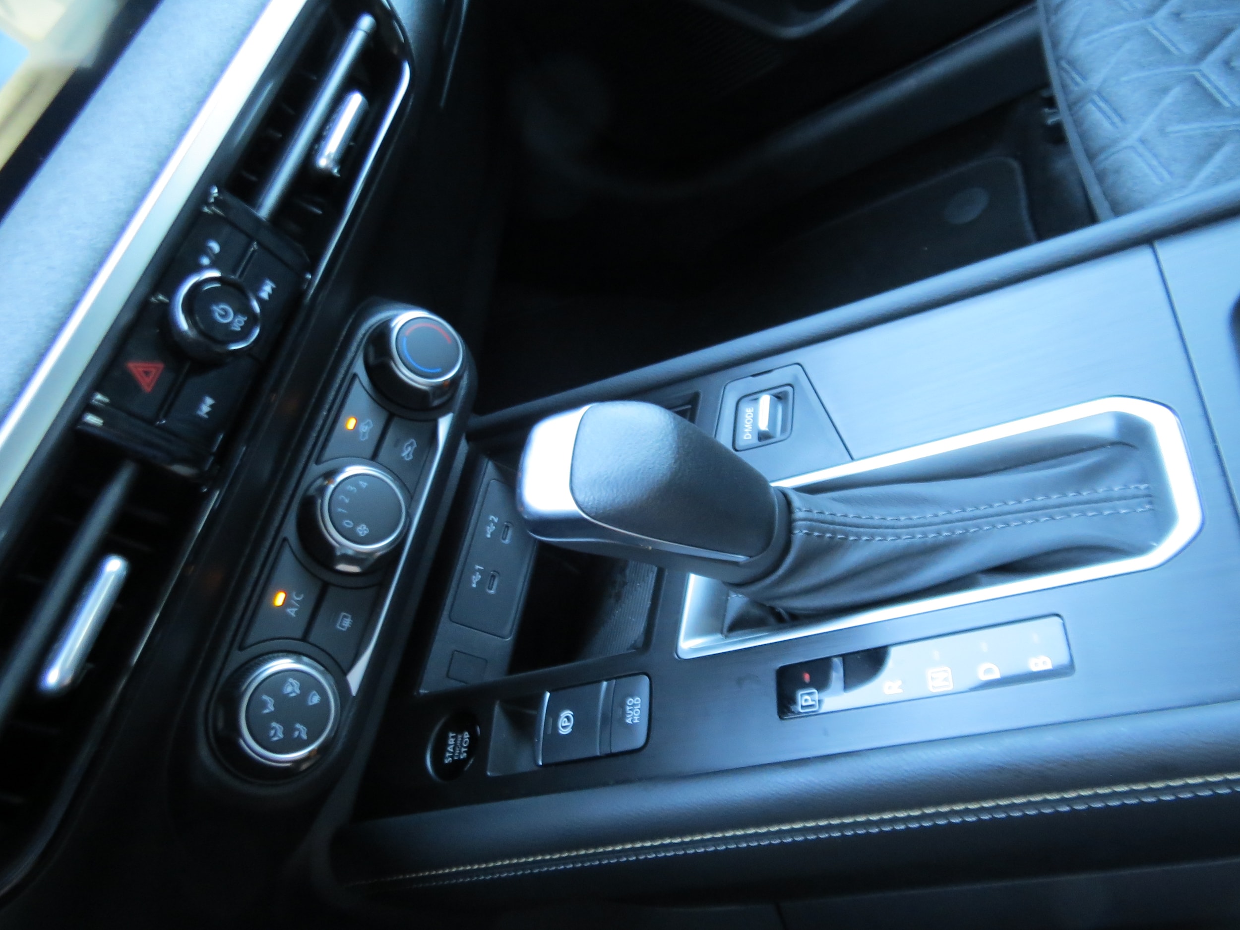 2025 Nissan Kicks SV Super Black at Griffin Nissan