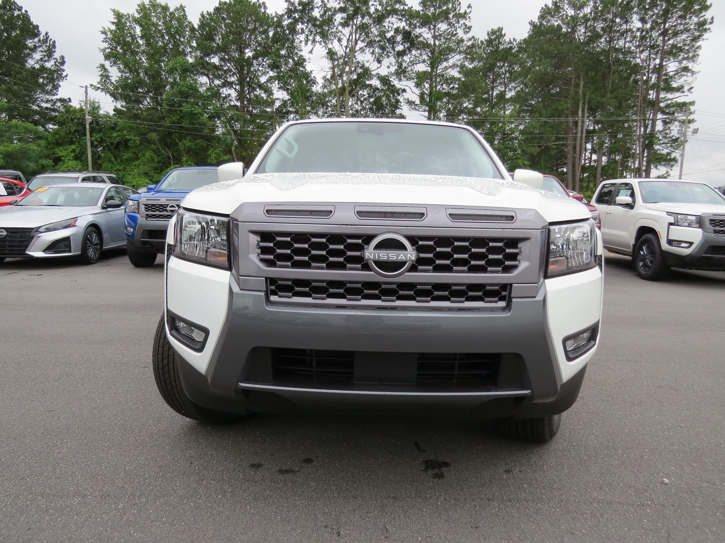 2025 Nissan Frontier SV - 8