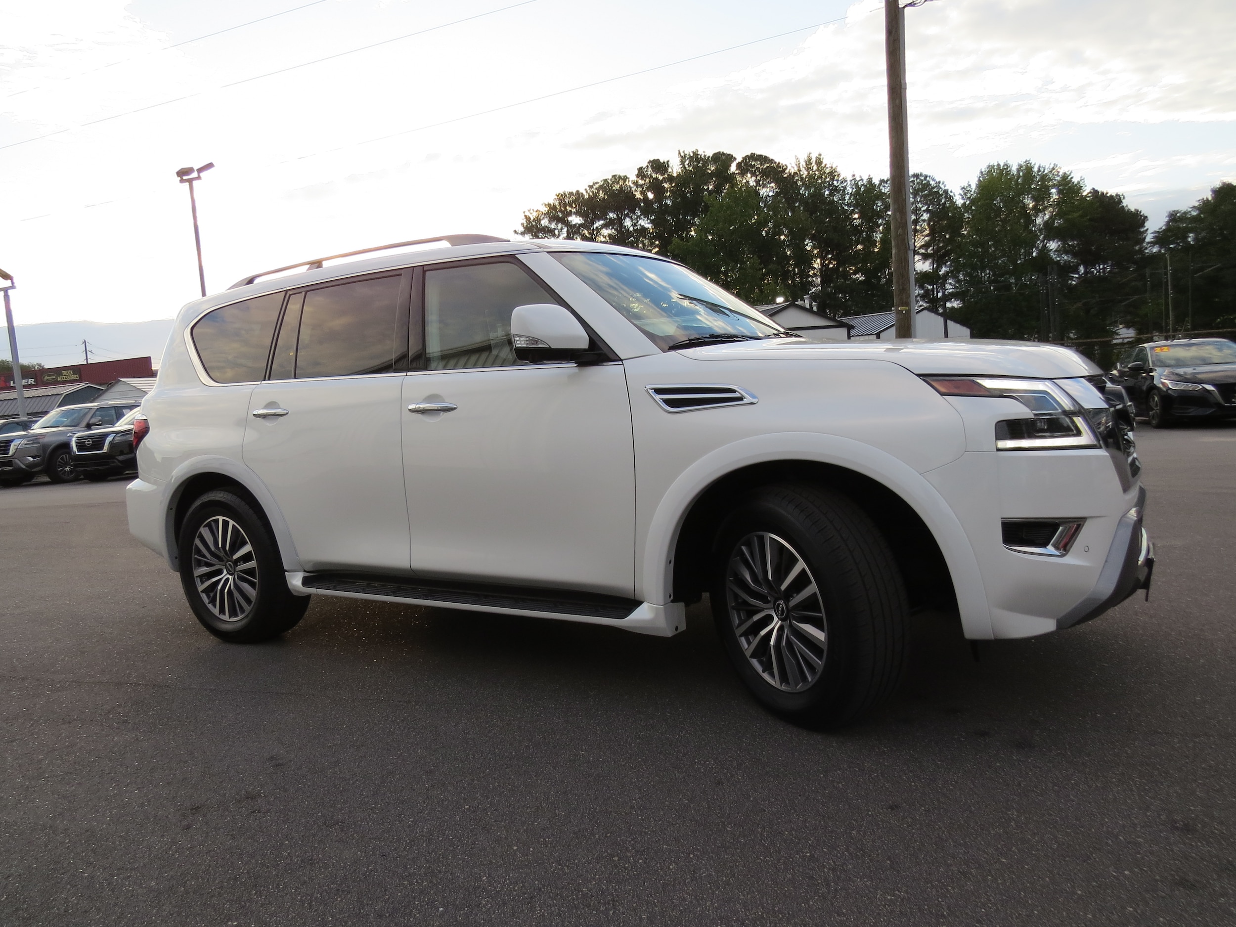 2023 Nissan Armada SL - 7