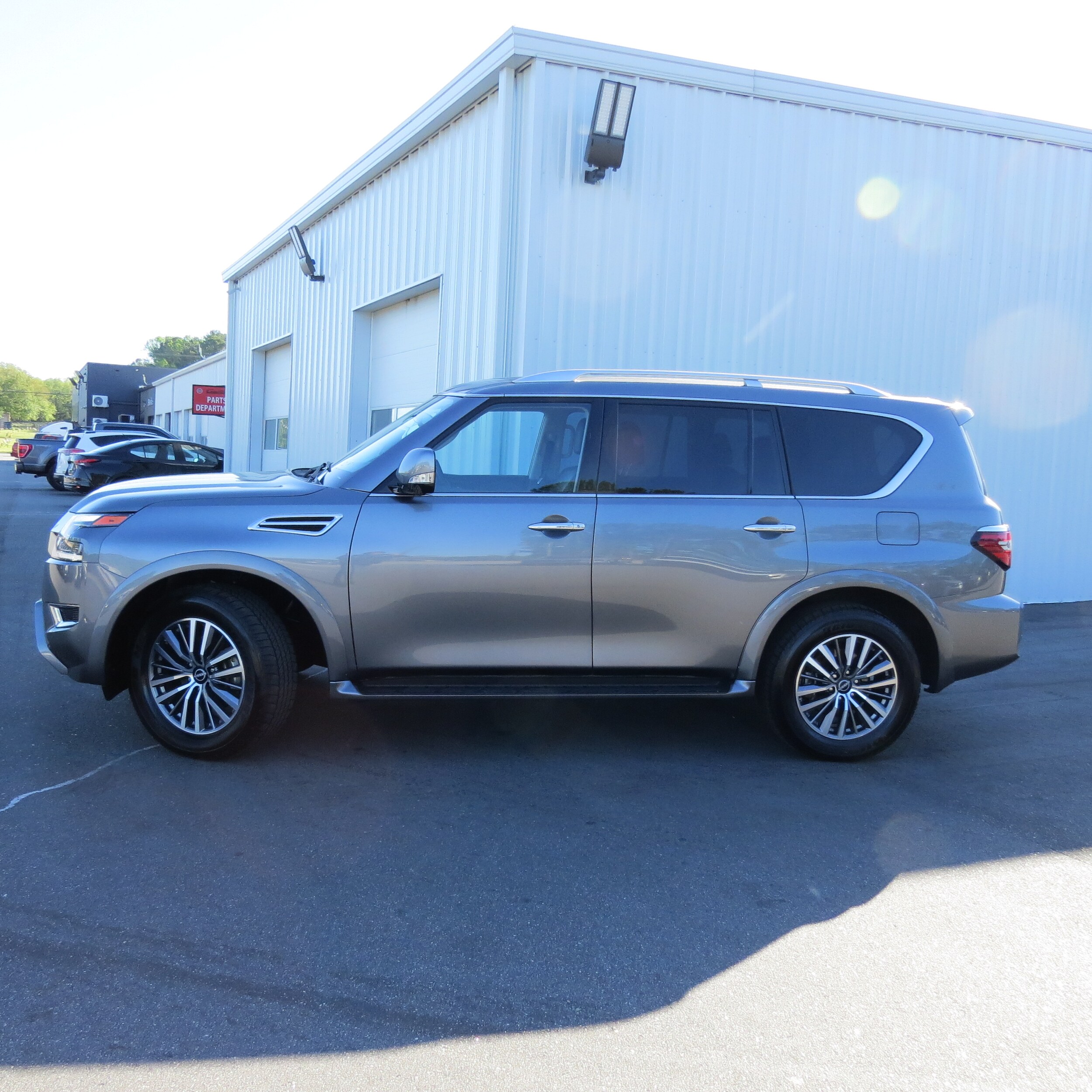 2024 Nissan Armada SL photo 3