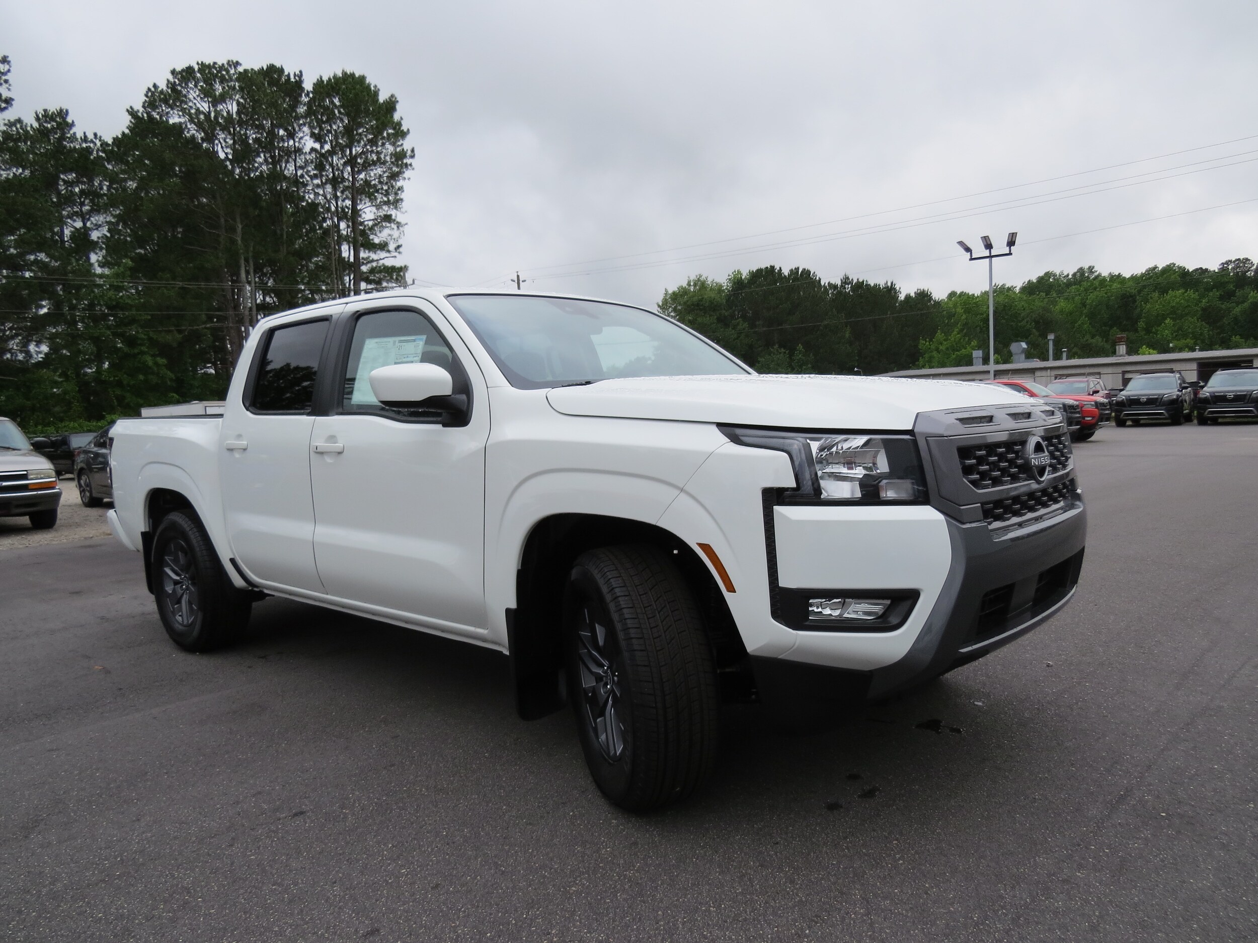 2025 Nissan Frontier SV - 7