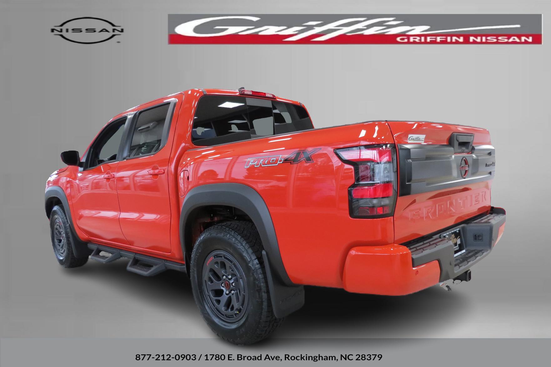 2025 Nissan Frontier PRO-4X photo 2
