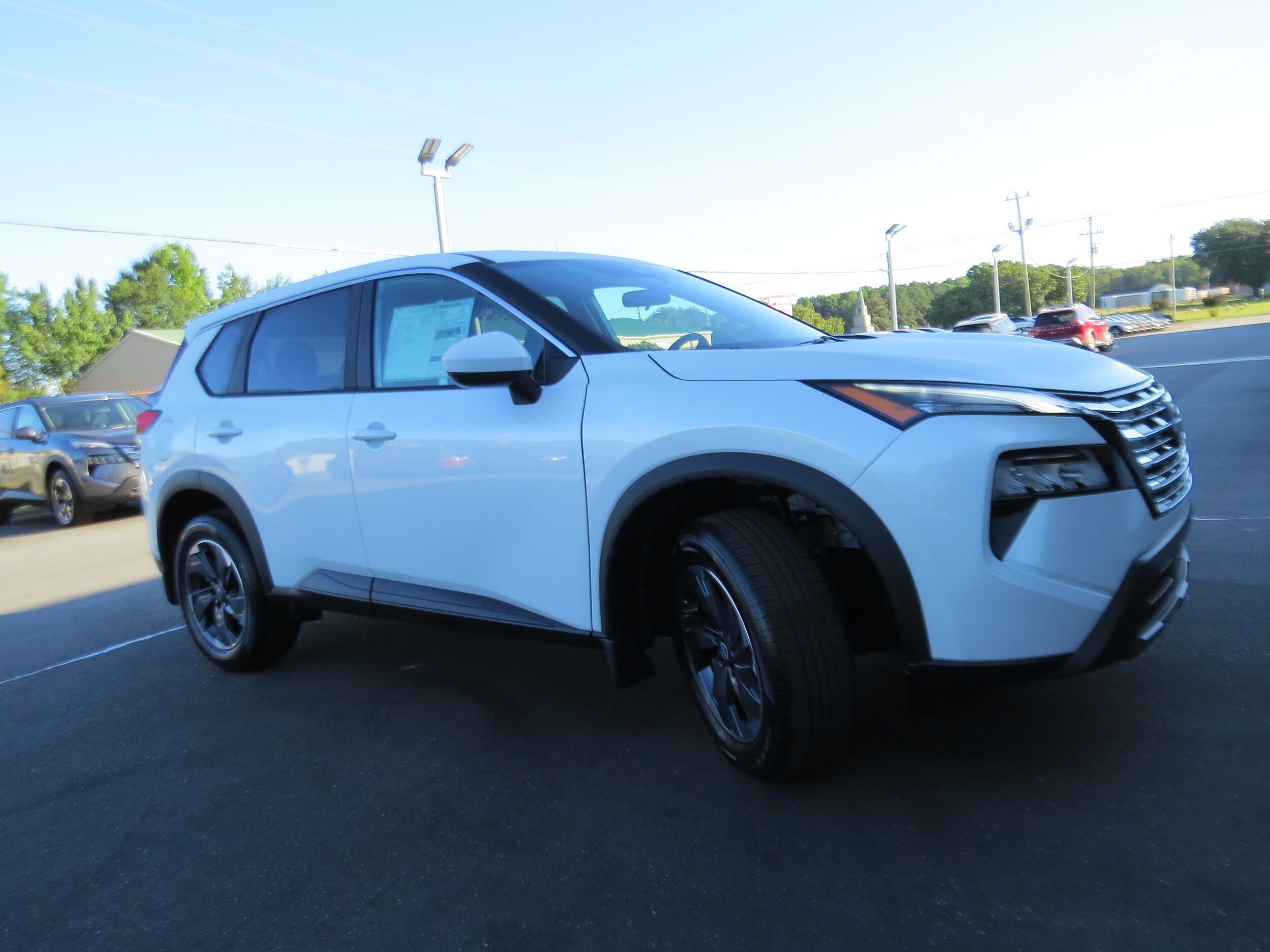 2026 Nissan Rogue SV Everest White Pearl Tricoat at Griffin Nissan