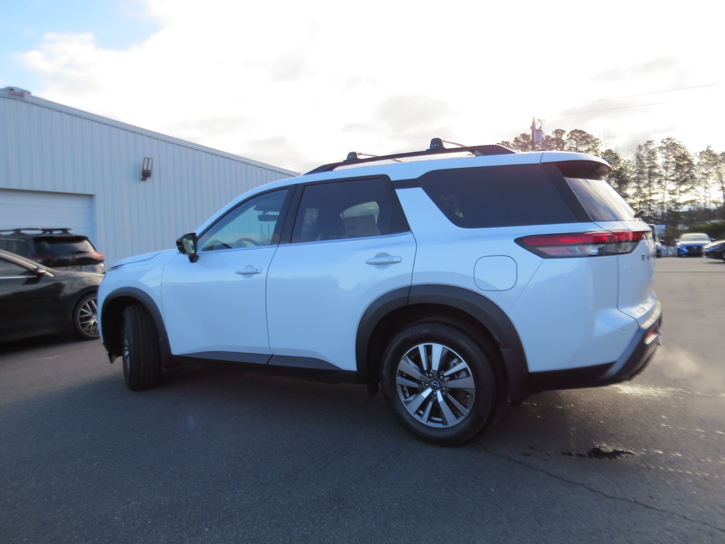 2026 Nissan Pathfinder SL - 3