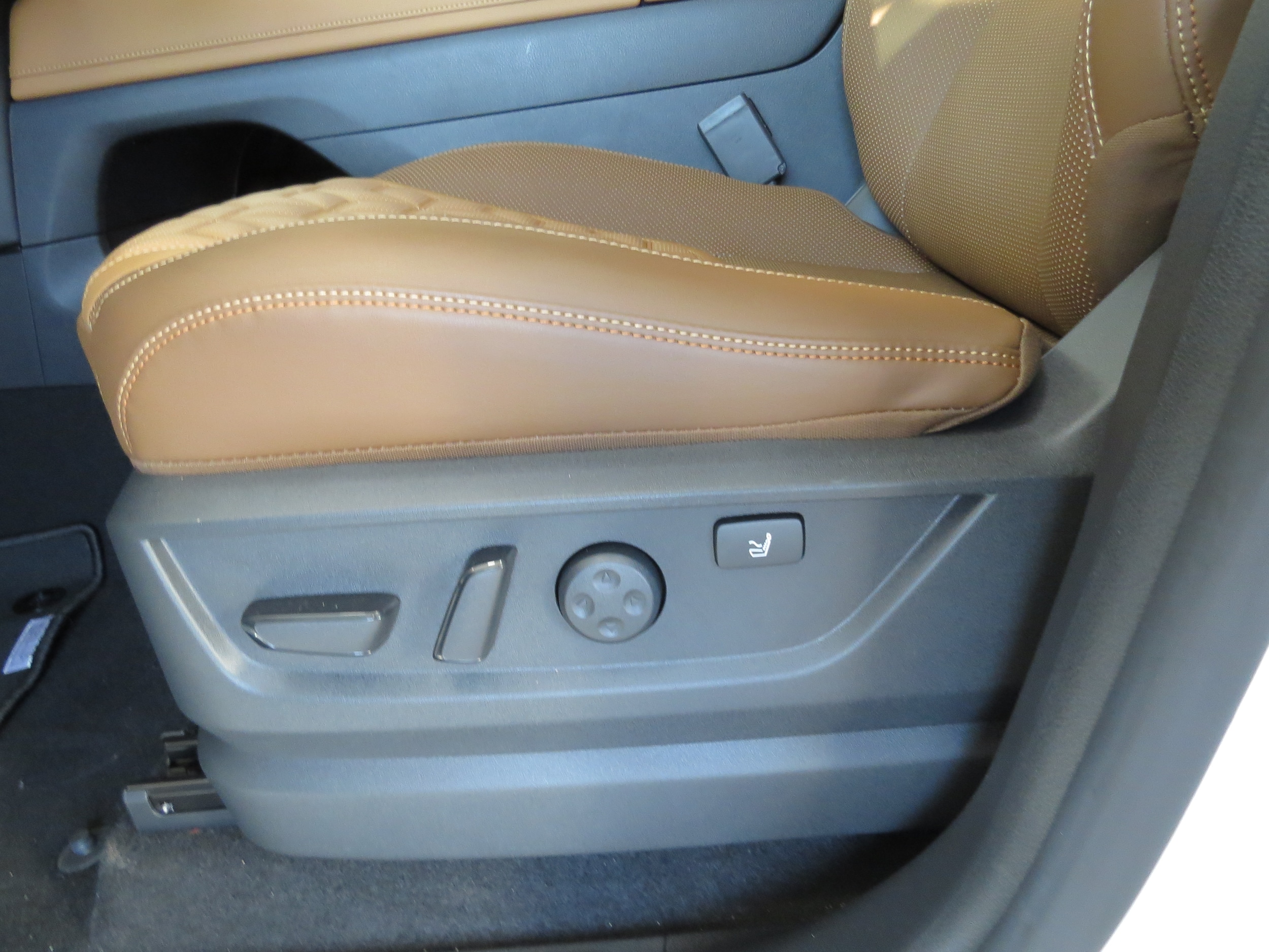 2025 Nissan Armada Platinum Reserve - 11