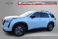 2026 Nissan Pathfinder SL SUV