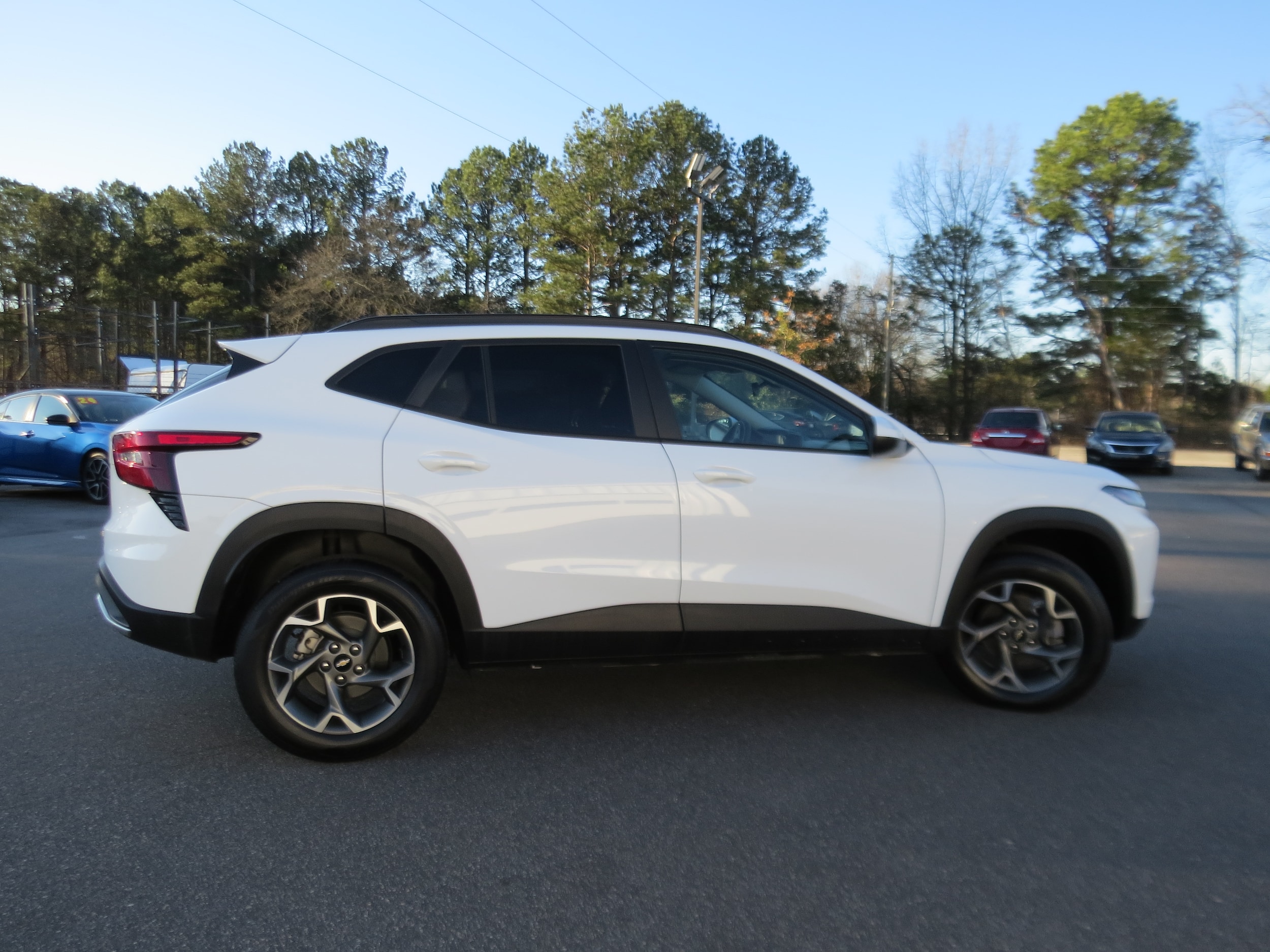 2025 Chevrolet Trax LT - 6
