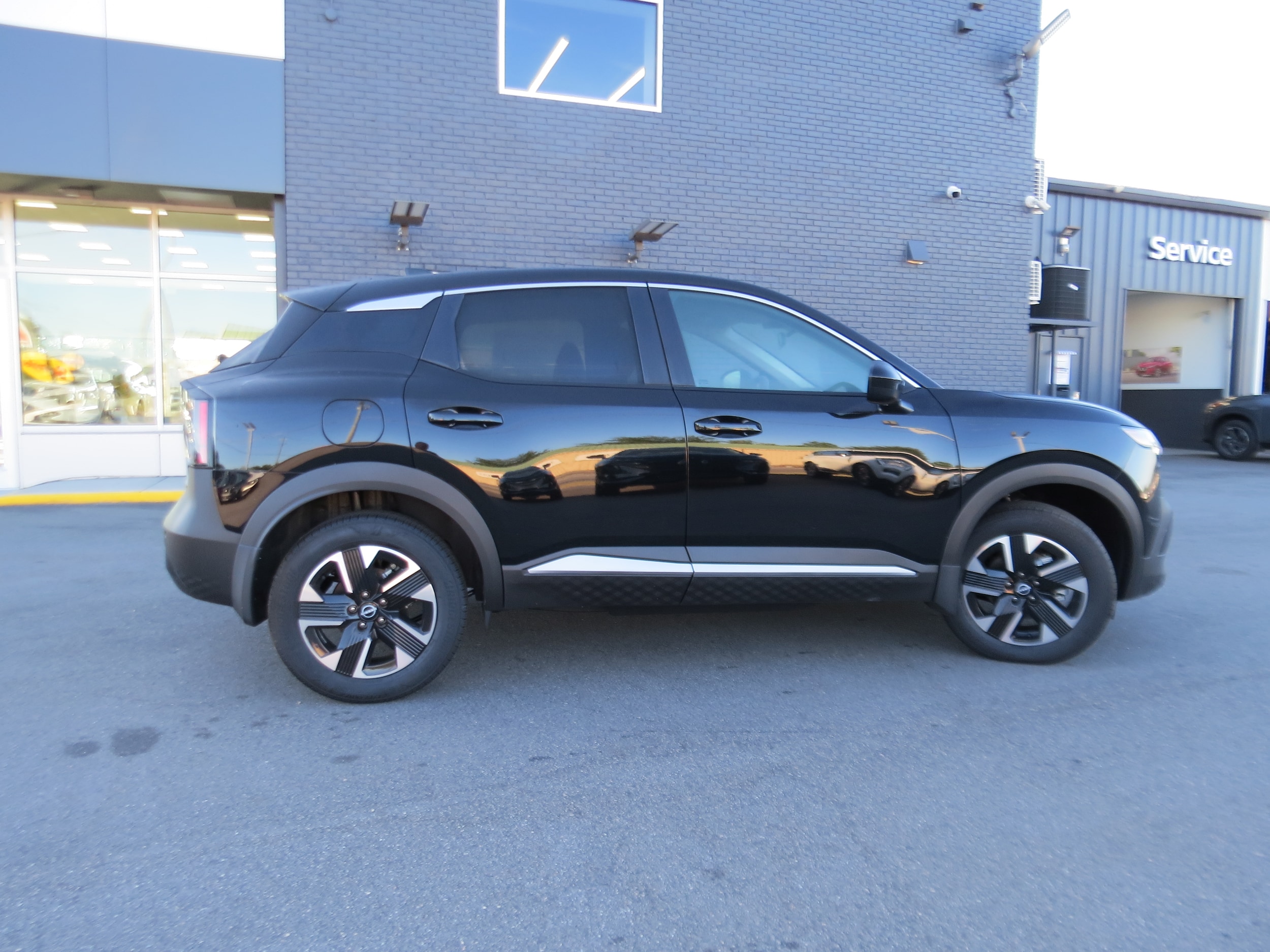 2025 Nissan Kicks SV - 6