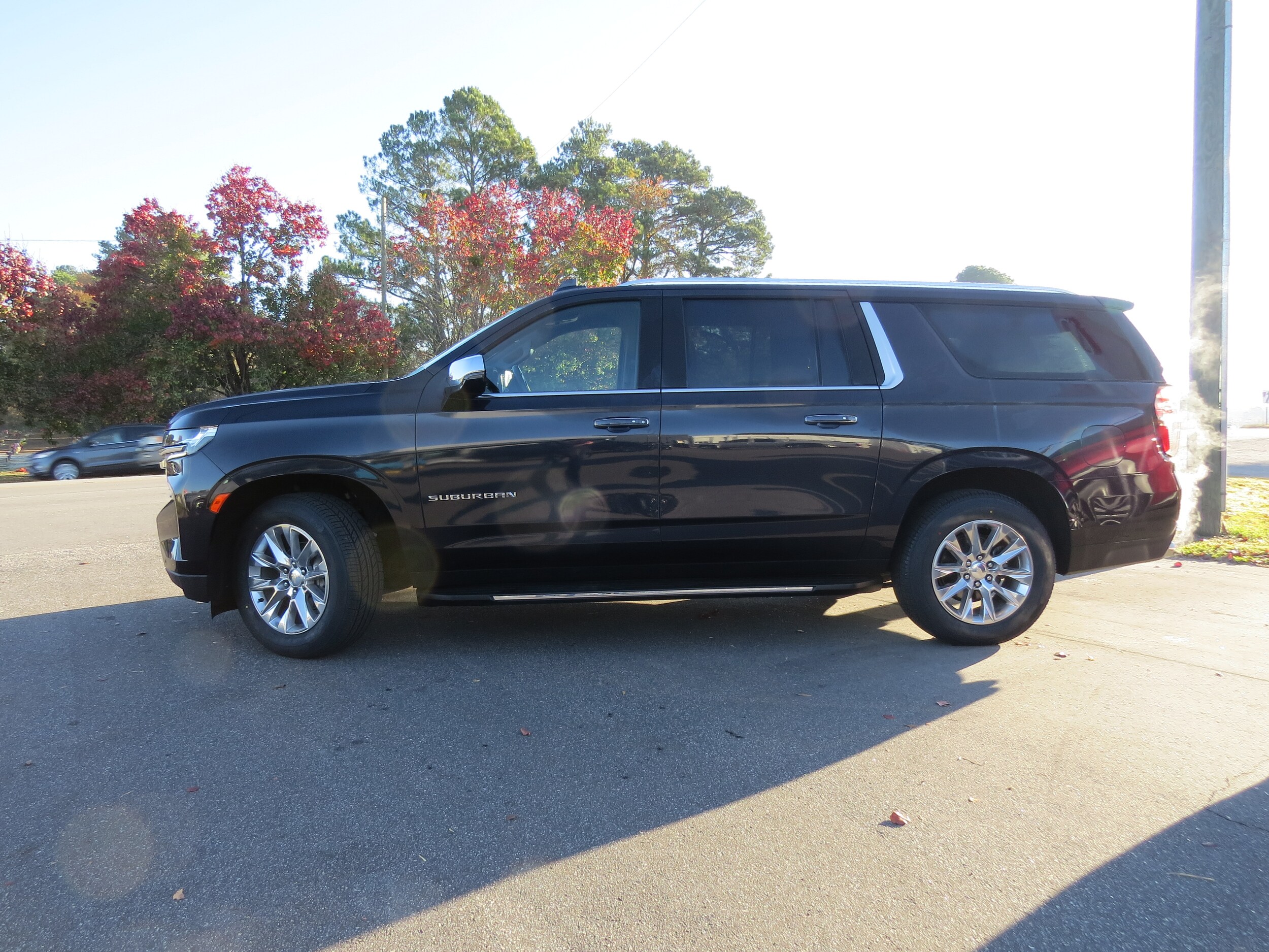 2023 Chevrolet Suburban Premier photo 2