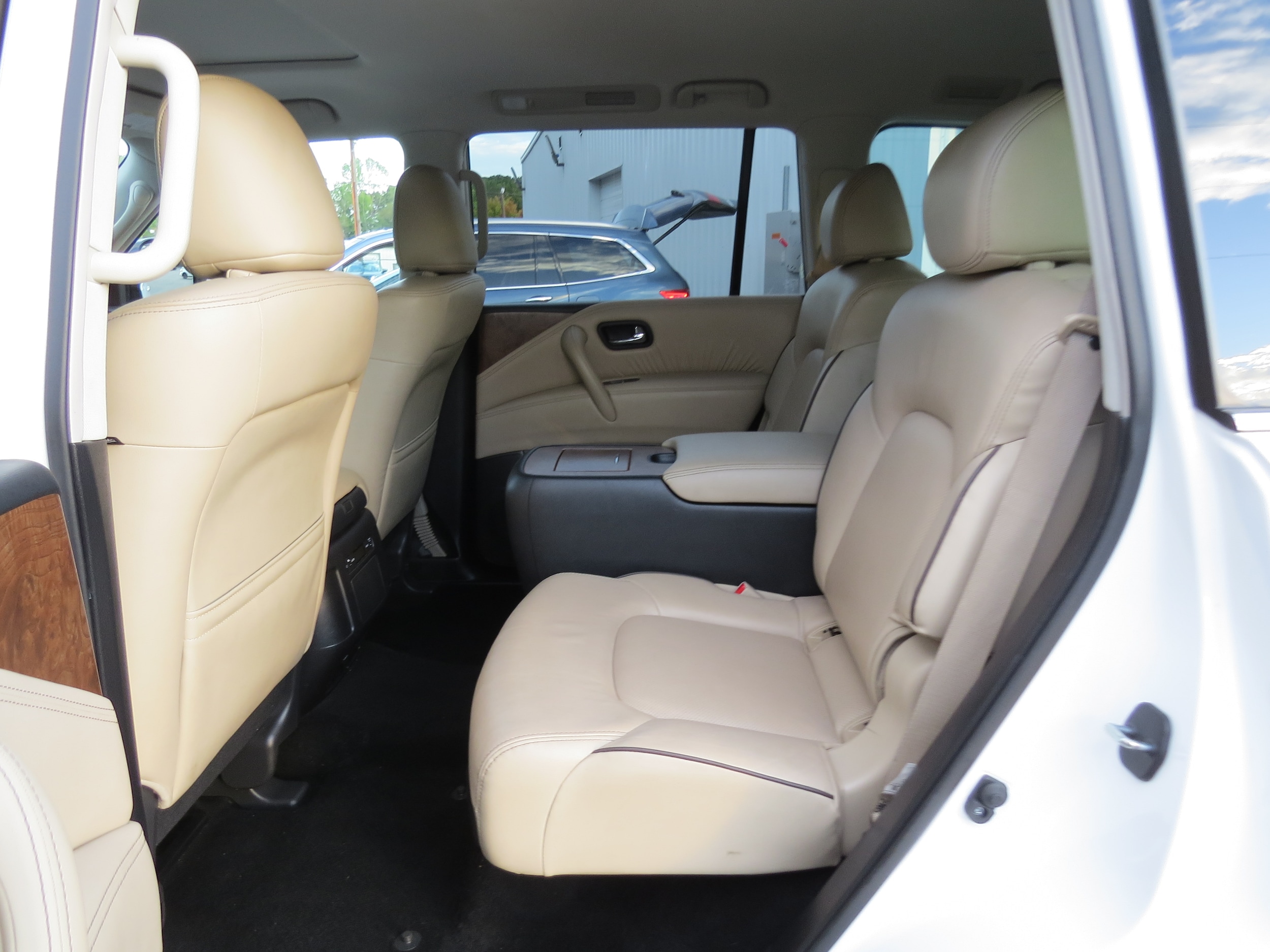 2023 Nissan Armada SL Aspen White Tricoat at Griffin Nissan