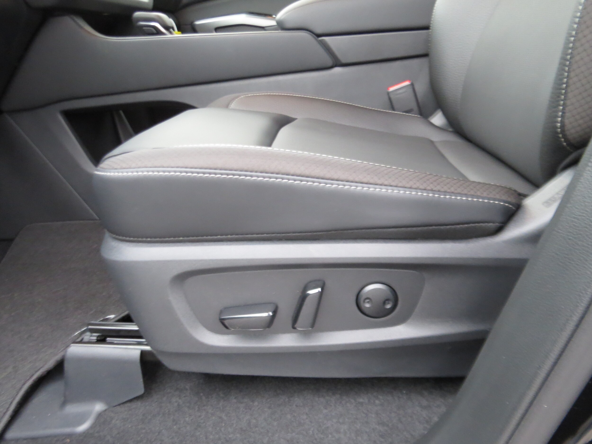 2026 Nissan Pathfinder SL Super Black at Griffin Nissan
