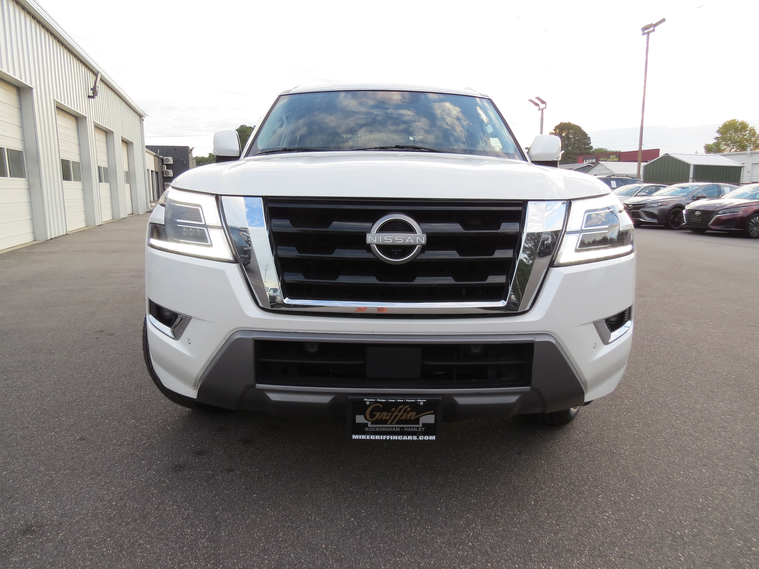 2023 Nissan Armada SL - 8