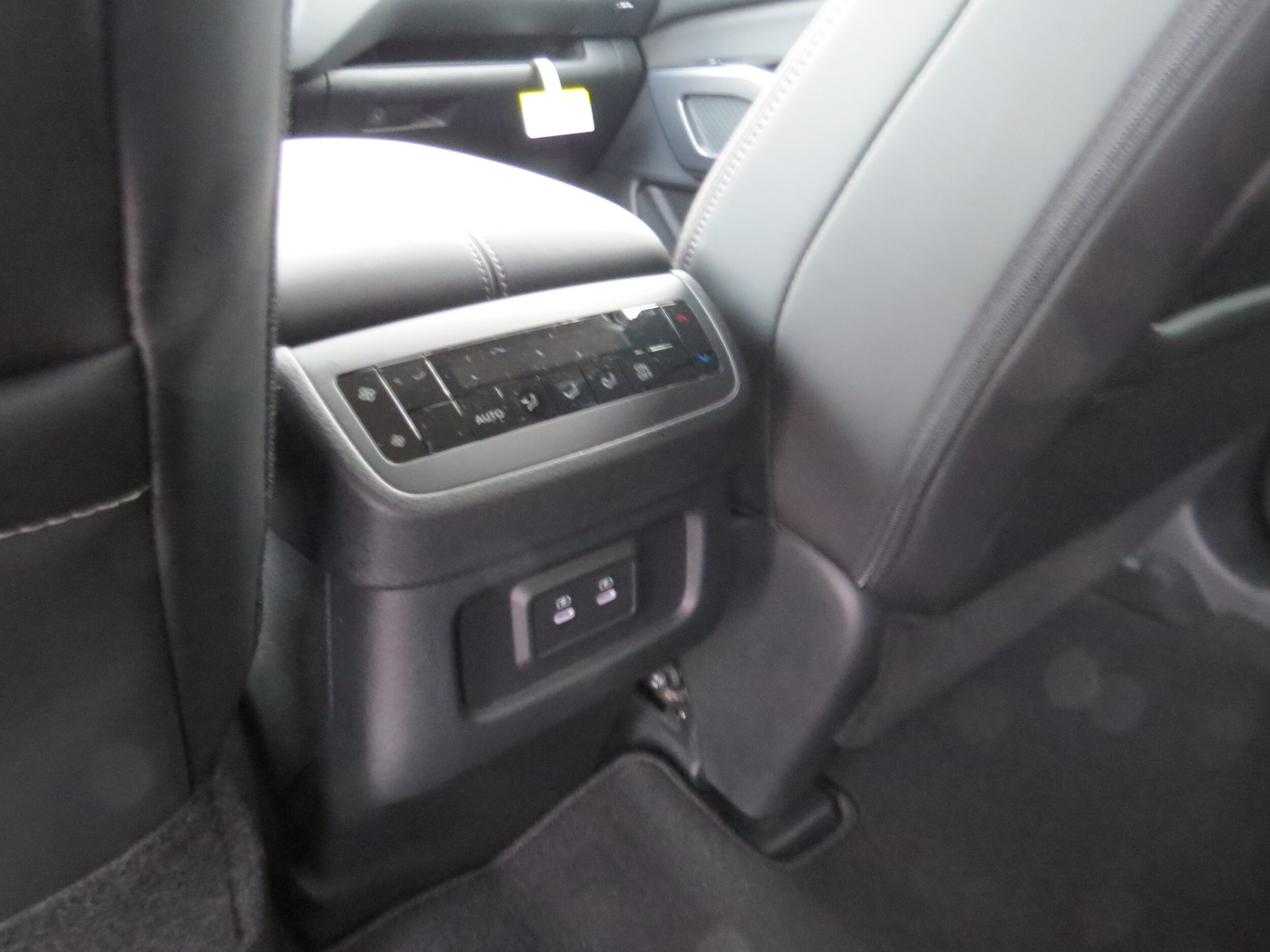 2026 Nissan Pathfinder SL Everest White Pearl Tricoat at Griffin Nissan