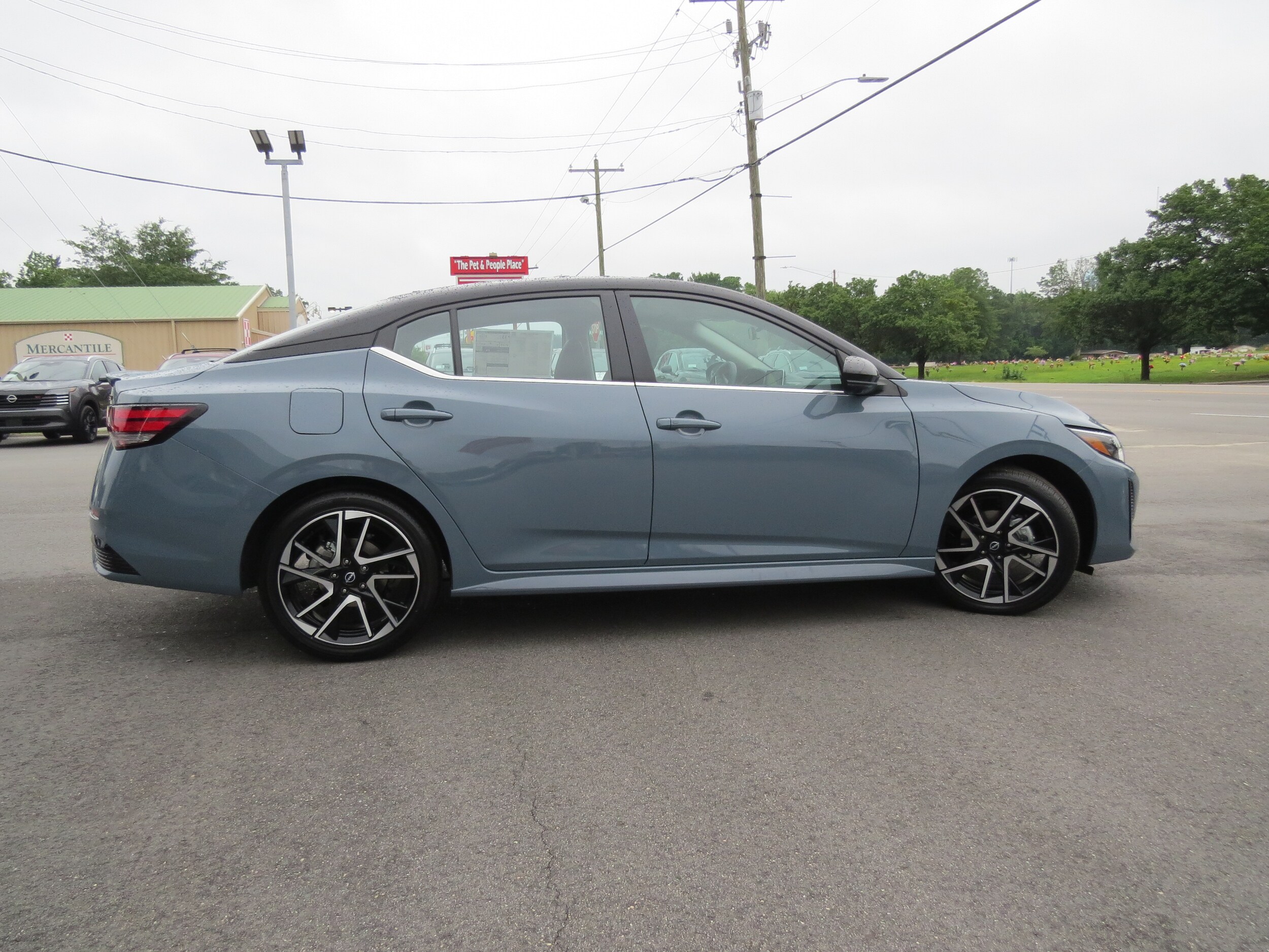 2025 Nissan Sentra SR Atlantic Gray/Super Black at Griffin Nissan