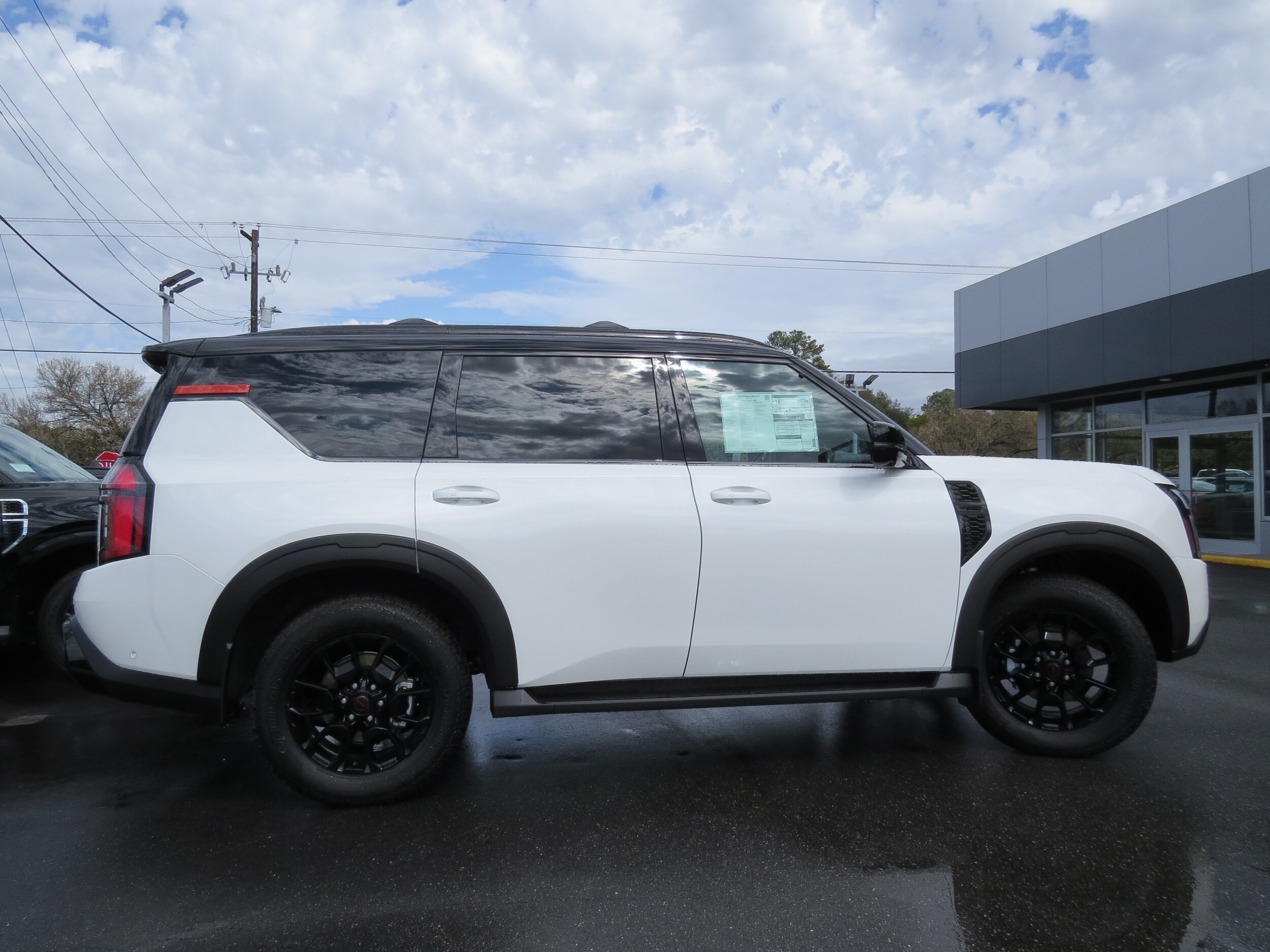 2025 Nissan Armada PRO-4X - 6