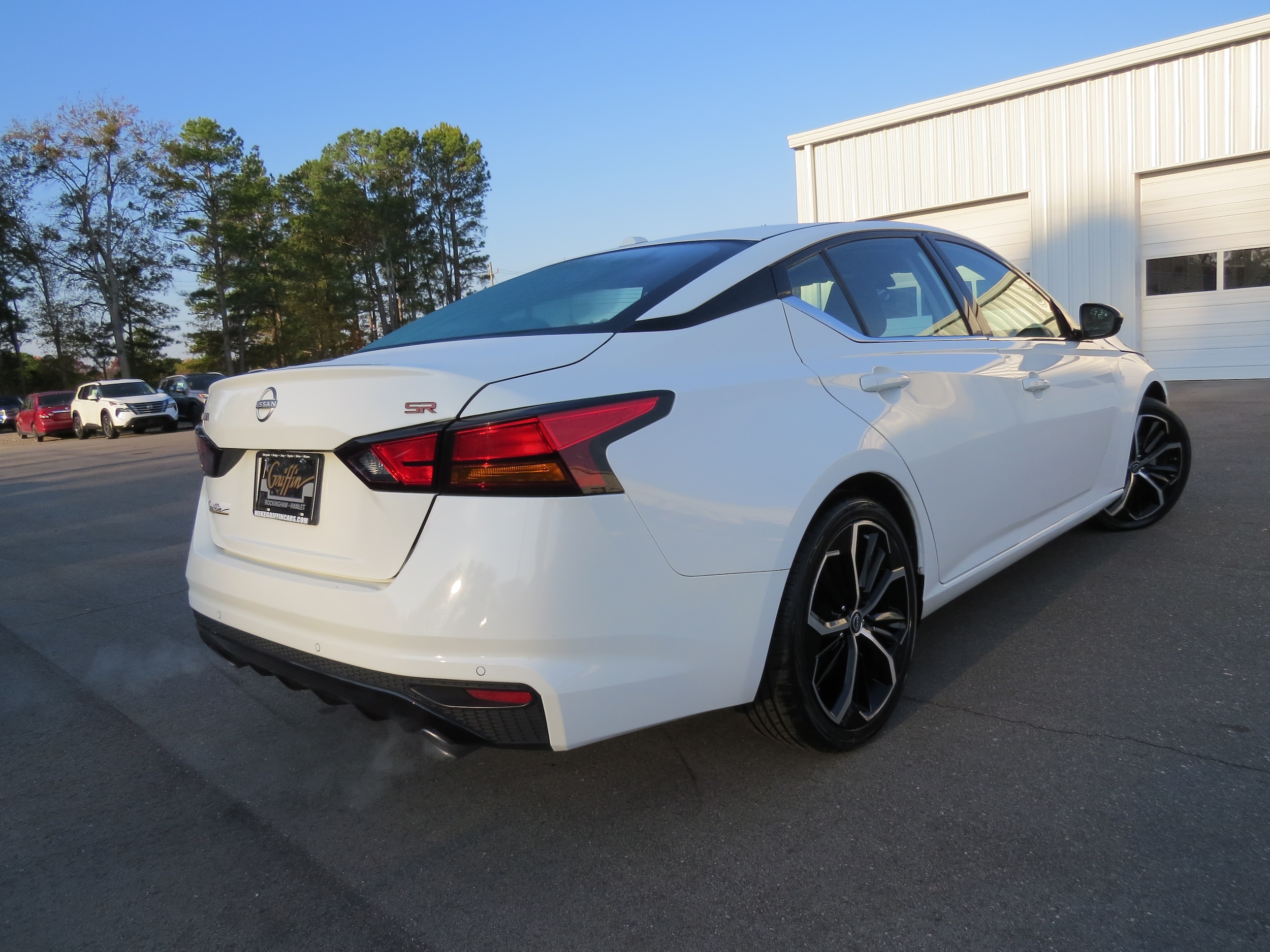 2024 Nissan Altima 2.5 SR Glacier White at Griffin Nissan