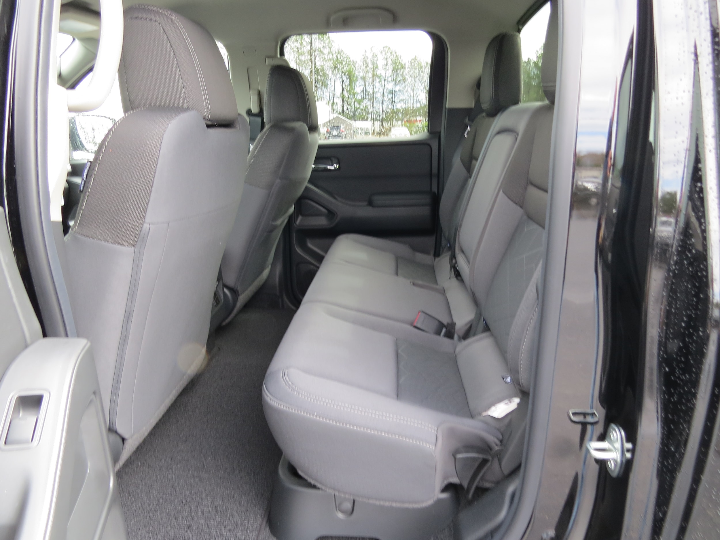 2025 Nissan Frontier SV - 11