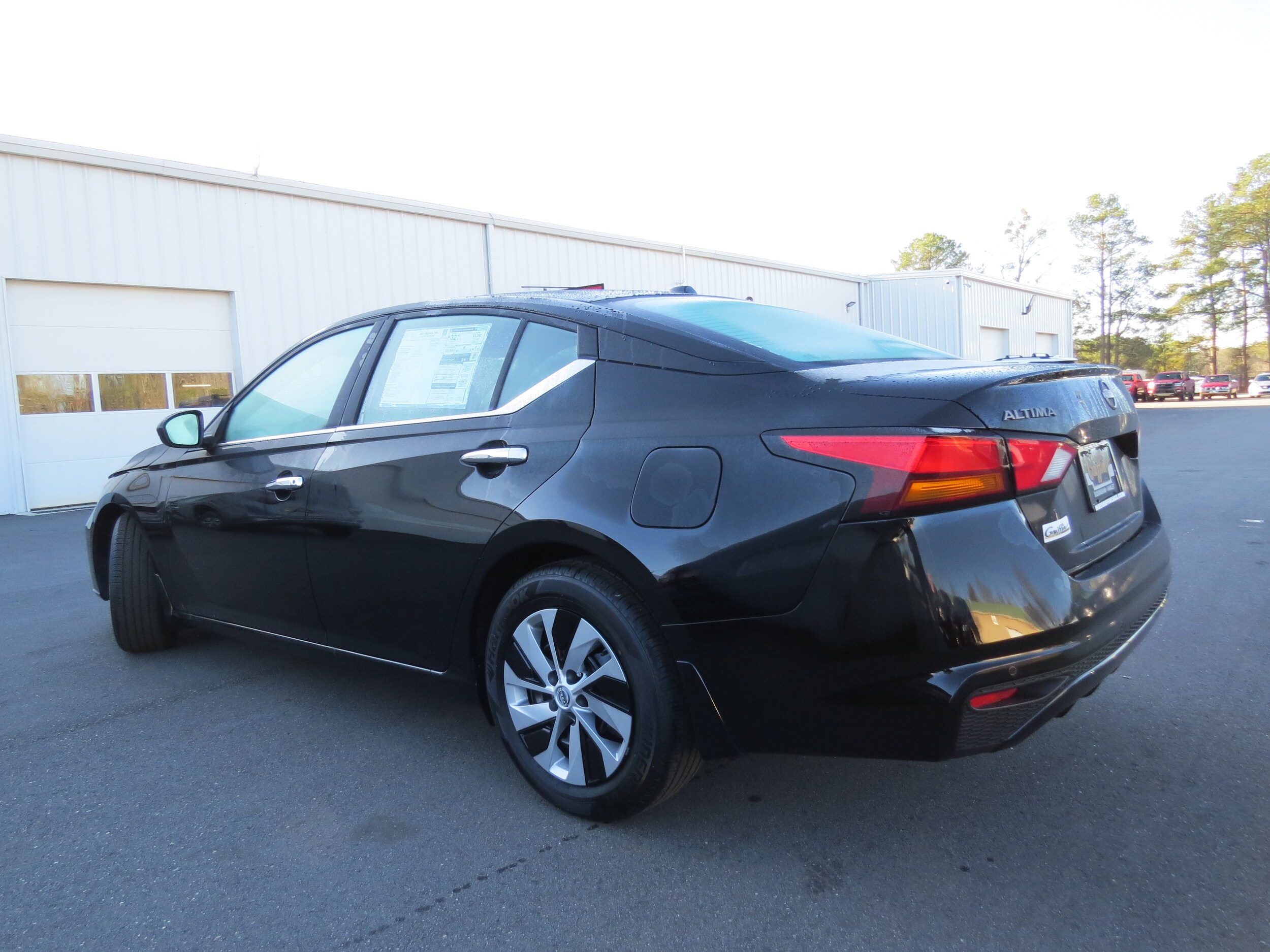 2025 Nissan Altima S photo 4
