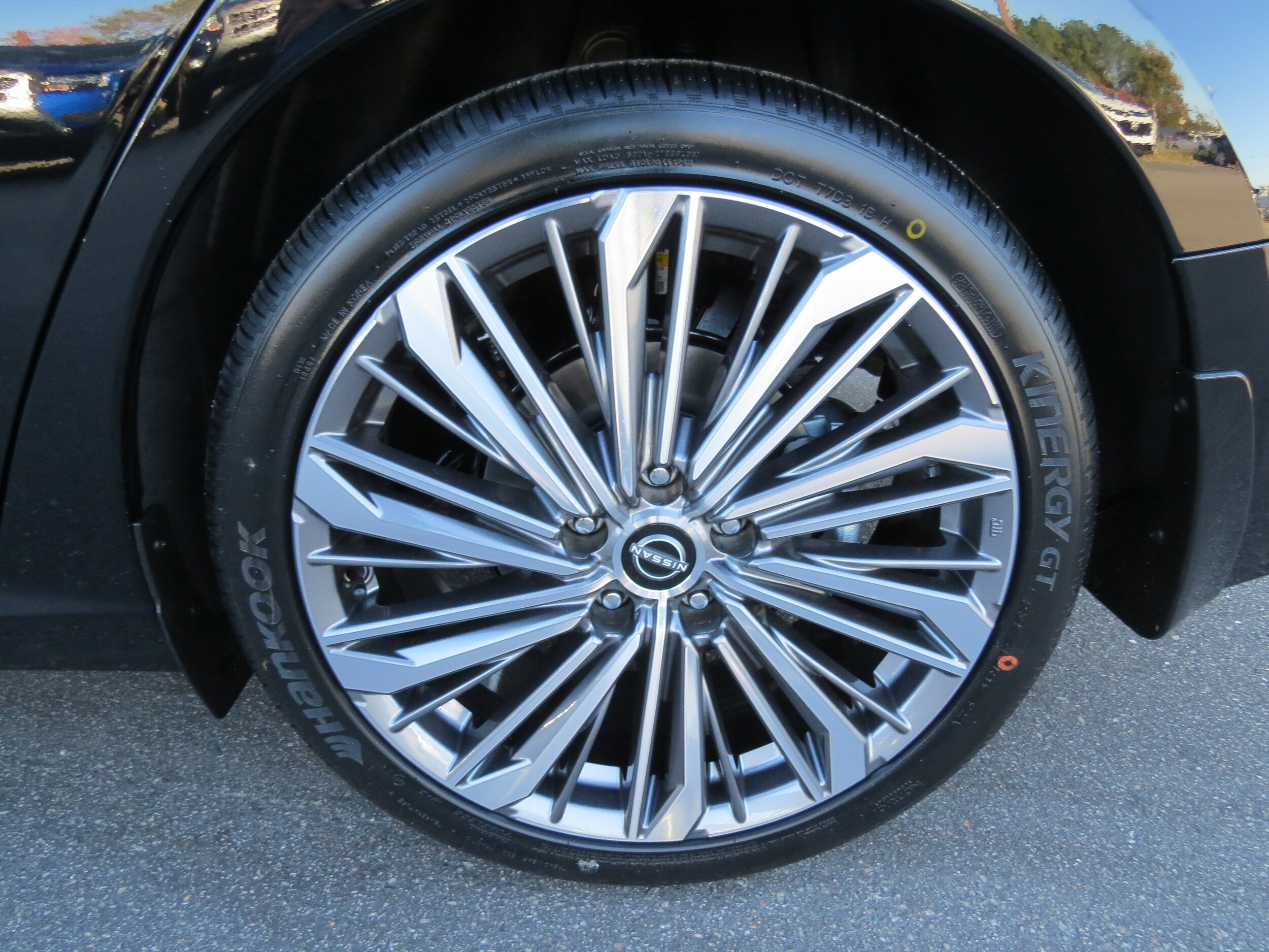 2025 Nissan Altima SL Super Black at Payless Car Sales