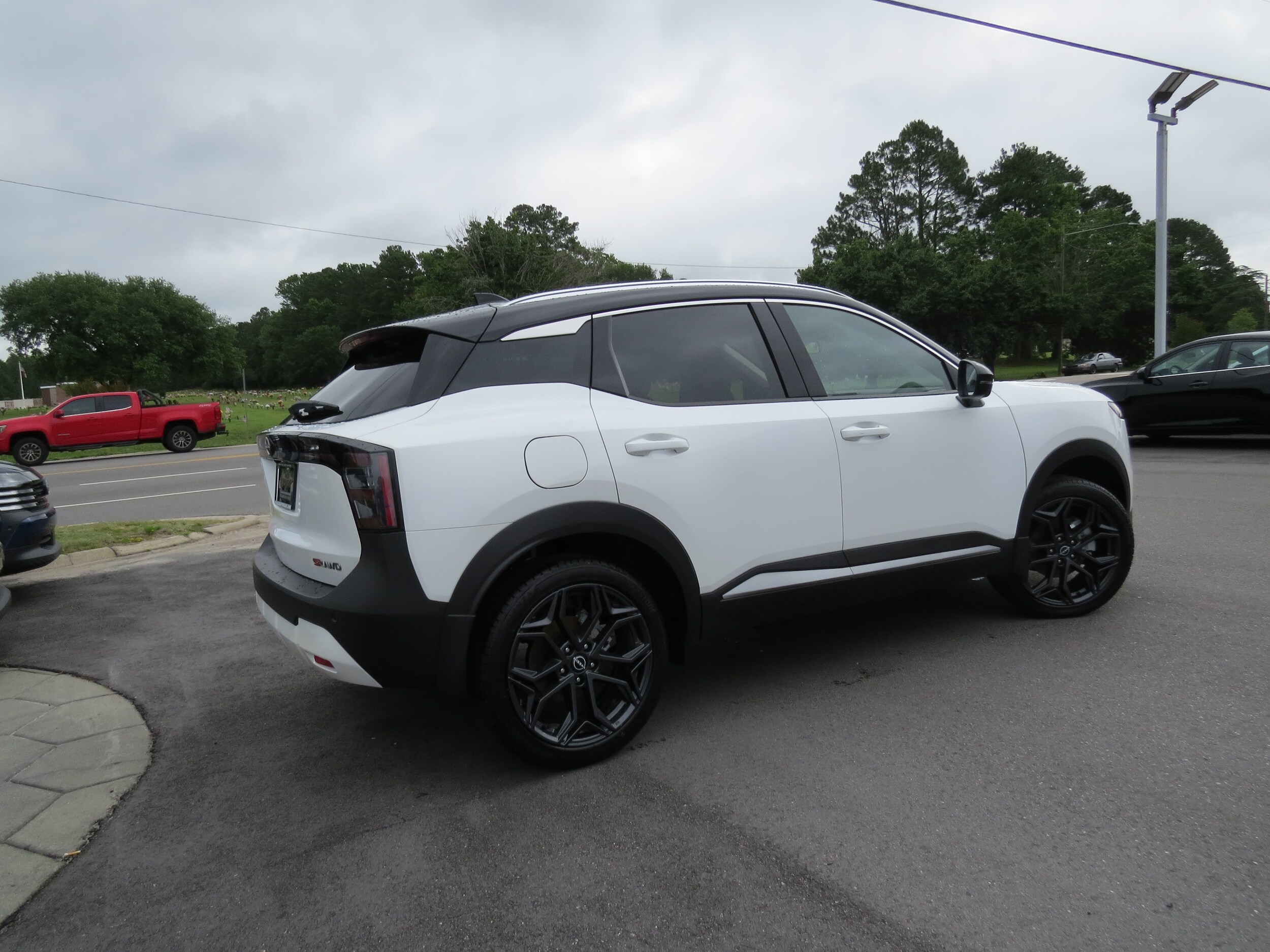 2025 Nissan Kicks SR - 5