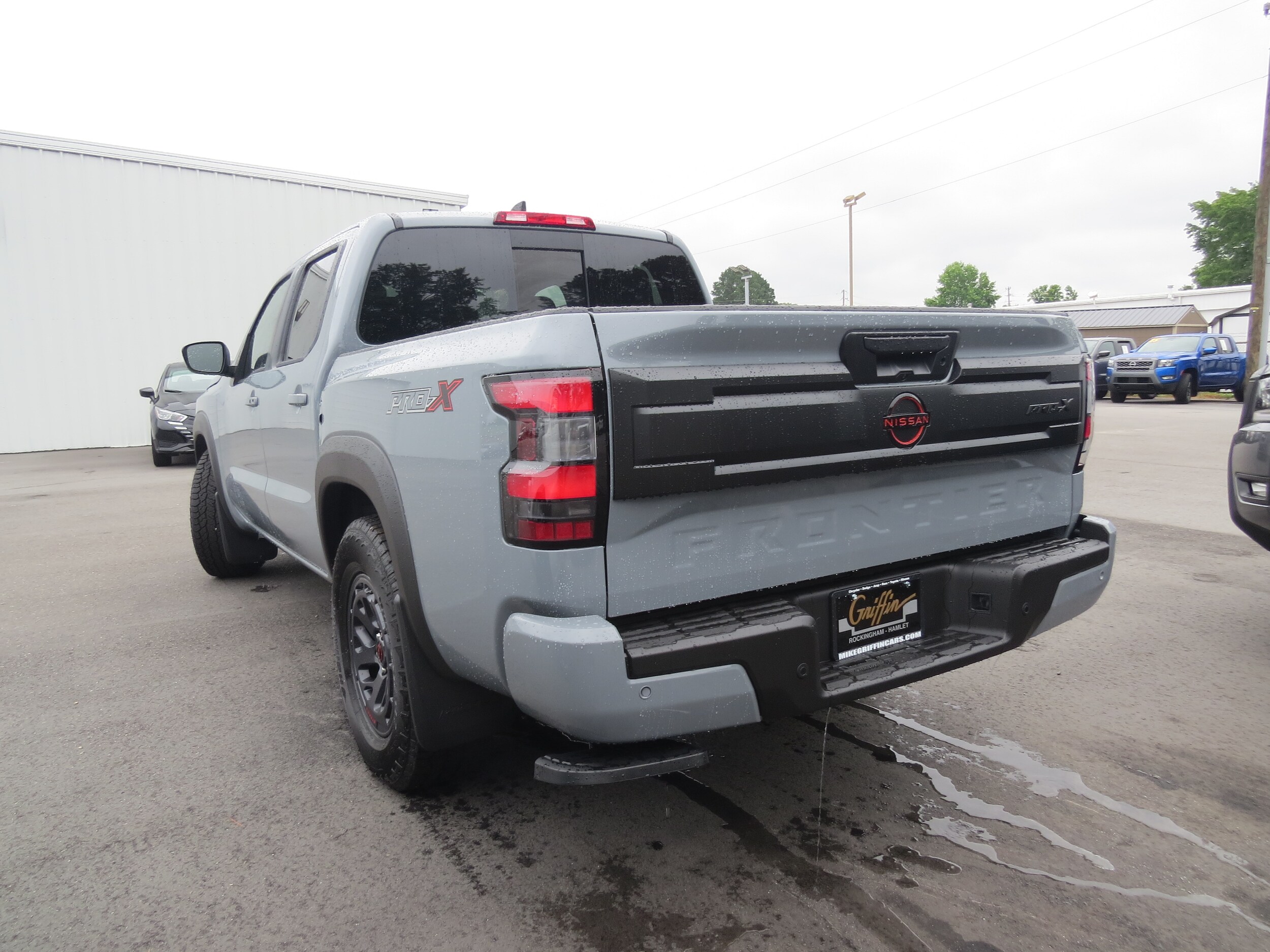 2025 Nissan Frontier PRO-X photo 4