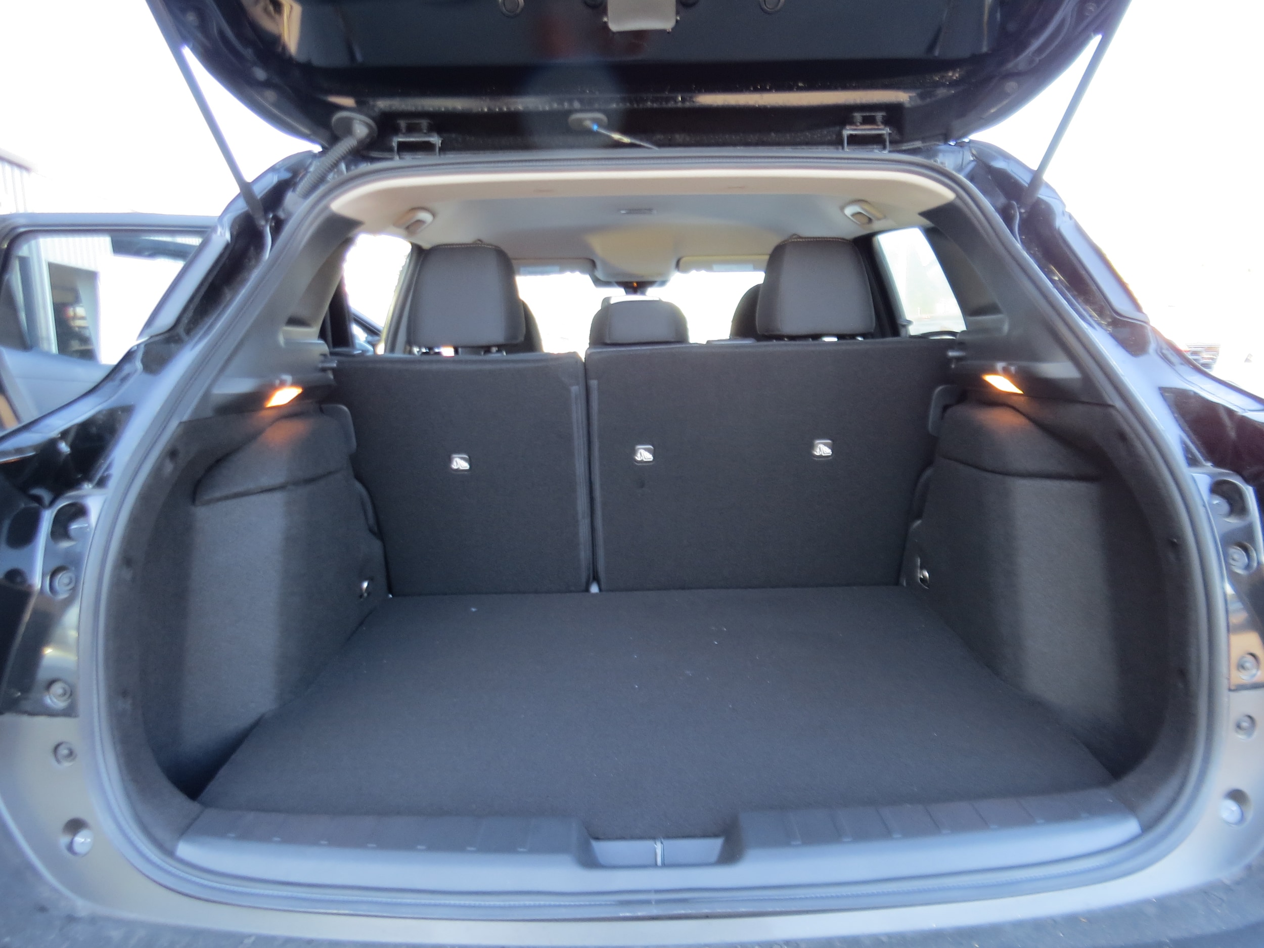 2025 Nissan Kicks SV - 11