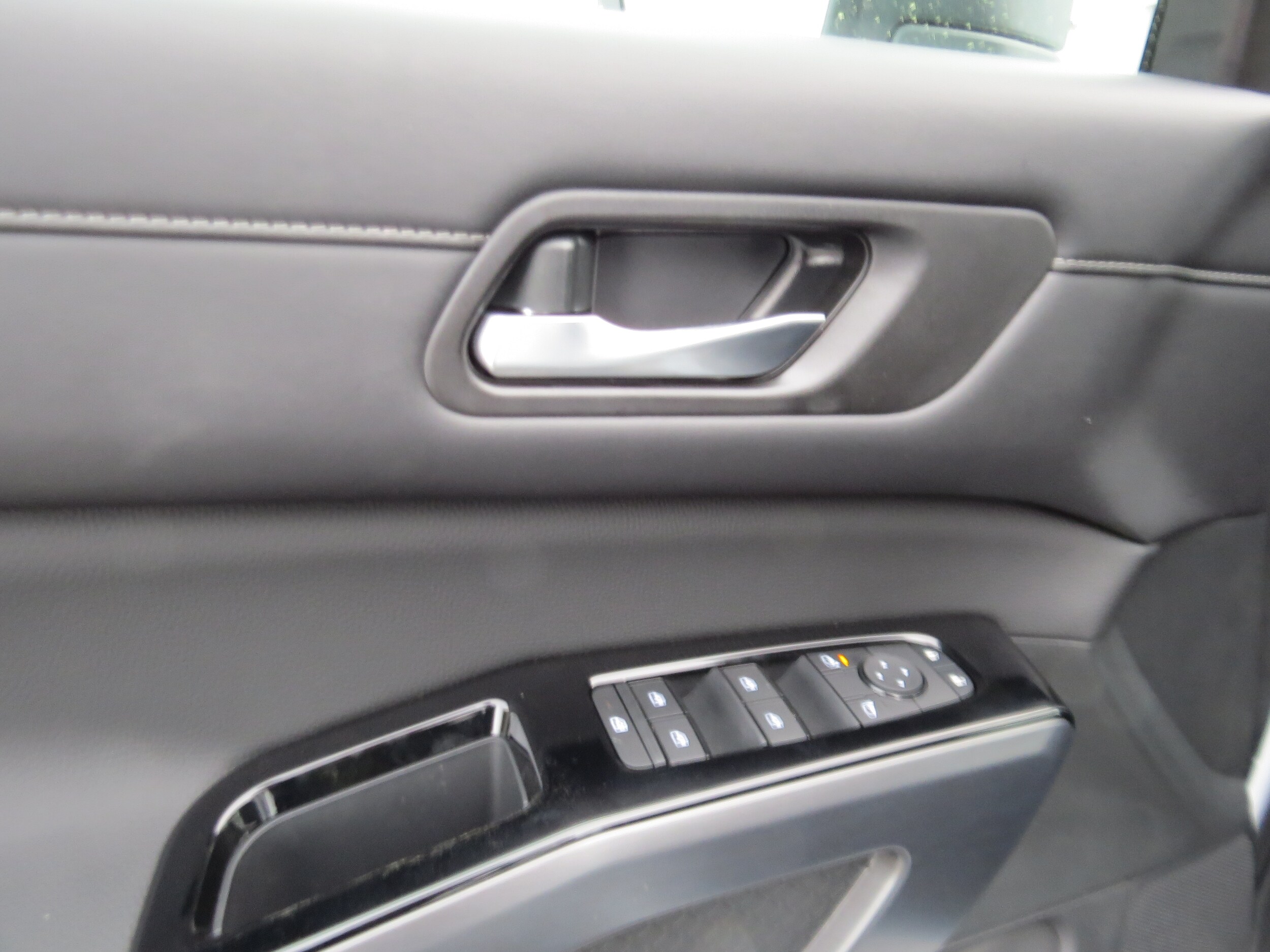 2026 Nissan Pathfinder SL Everest White Pearl Tricoat at Griffin Nissan