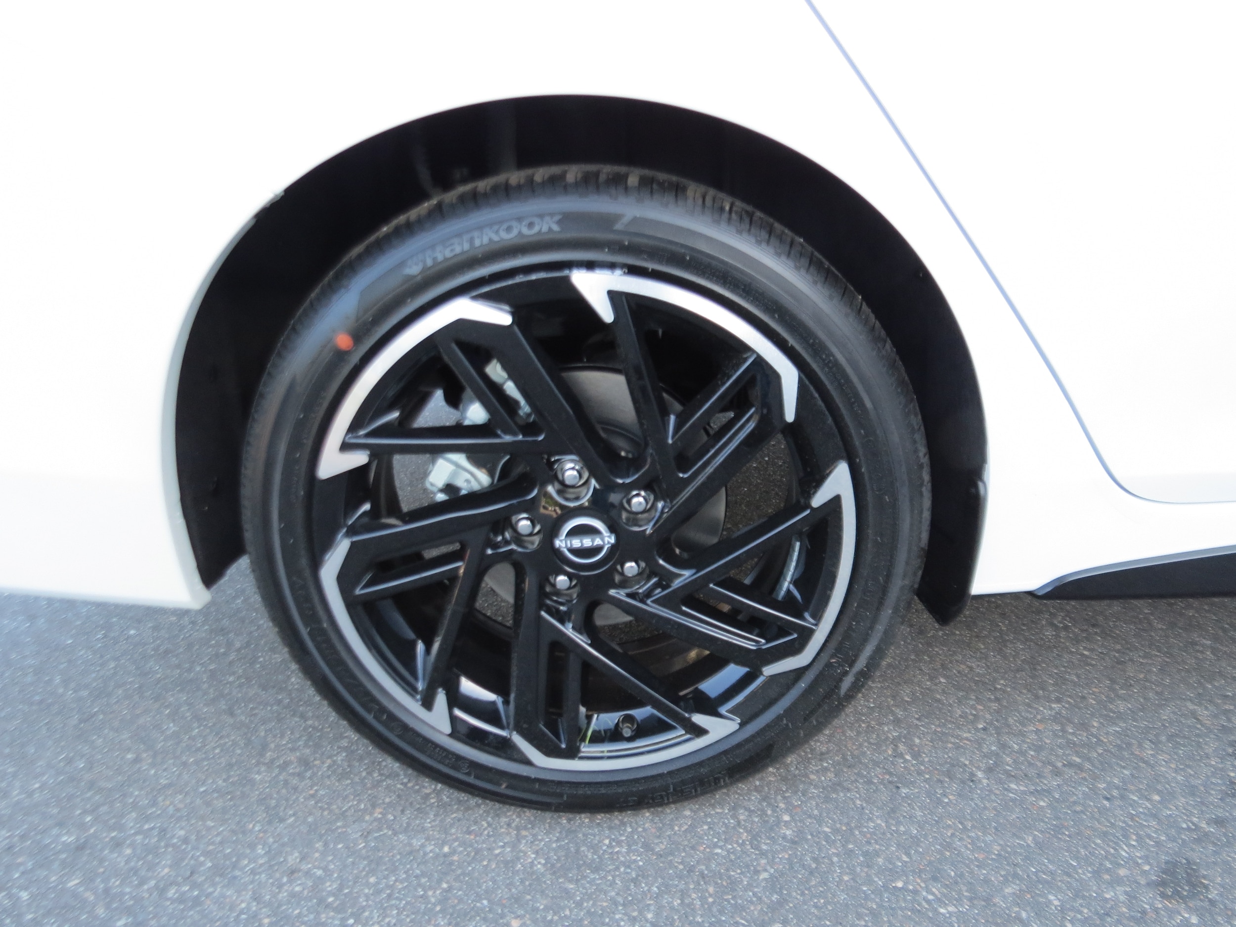 2026 Nissan Sentra SR Aspen White Tricoat/Super Black at Griffin Nissan
