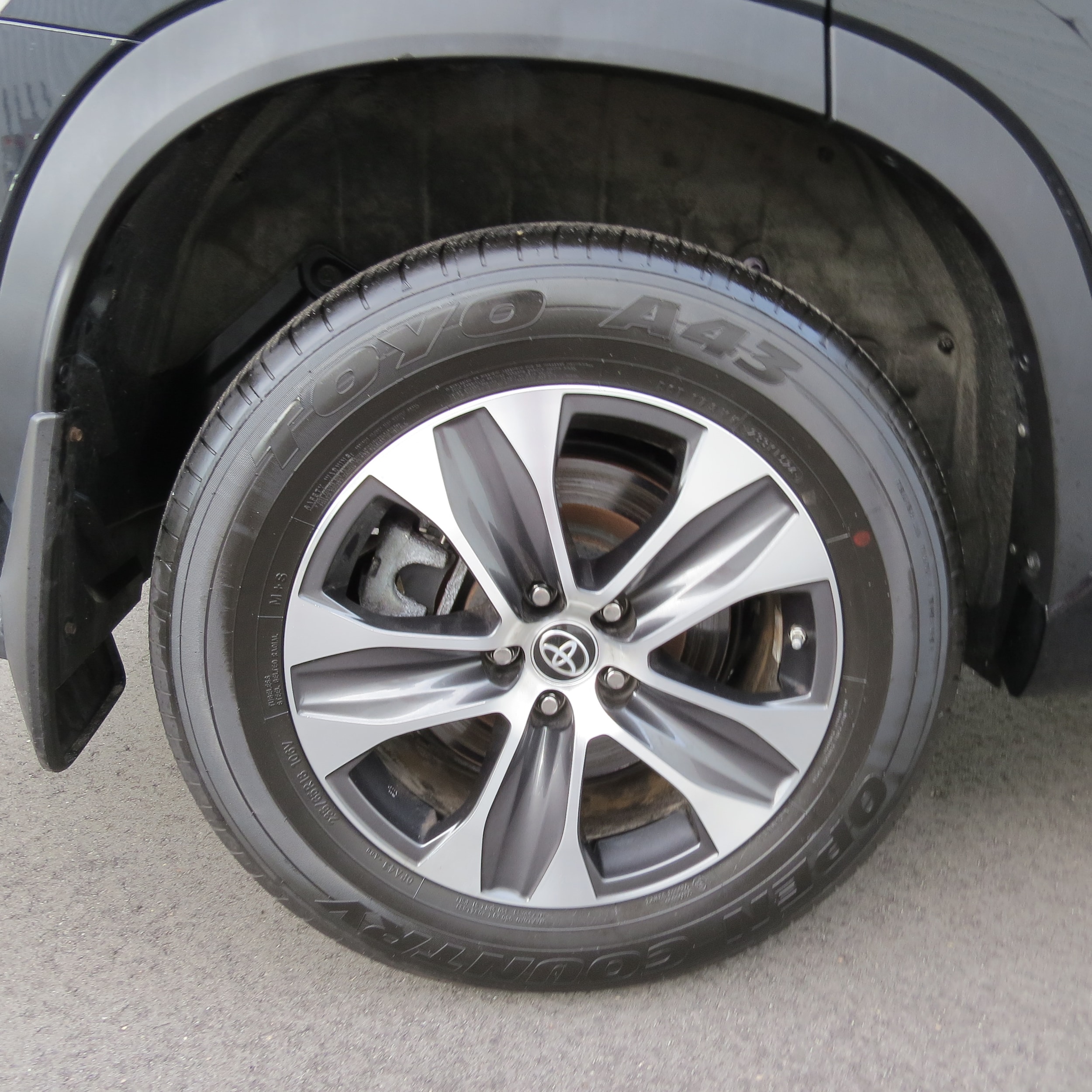 2022 Toyota Highlander XLE Black at Stokes Toyota Hilton Head