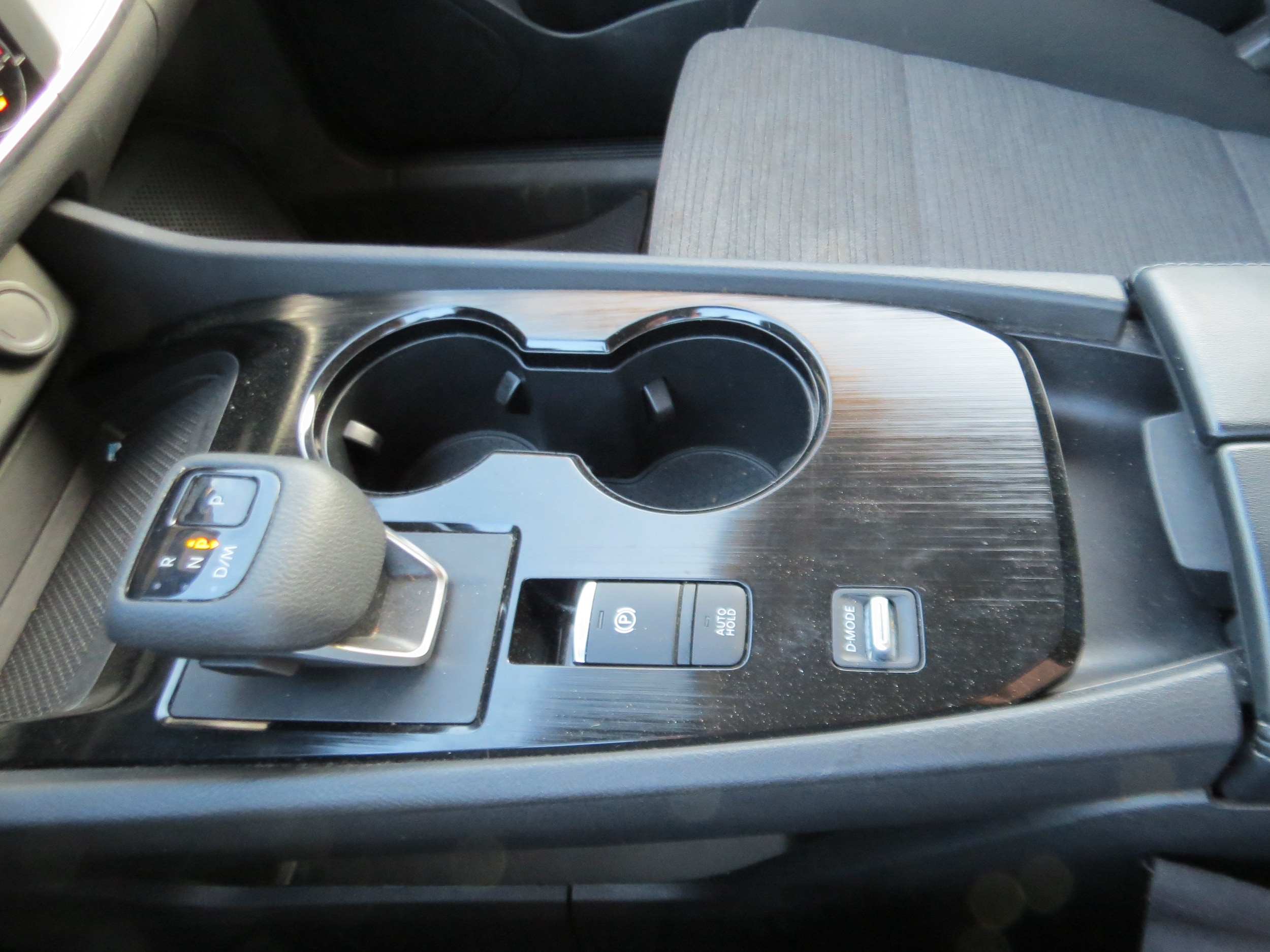 2023 Nissan Rogue SV Pearl White Tricoat at Griffin Nissan