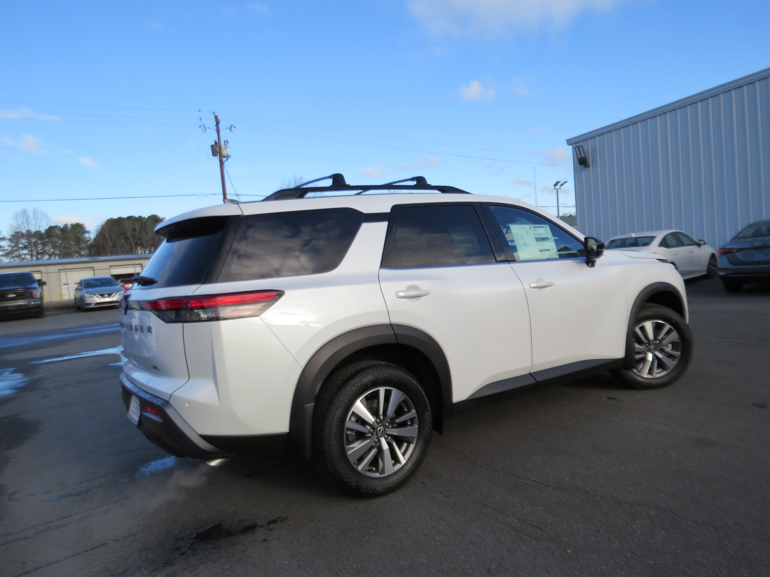 2026 Nissan Pathfinder SL - 6