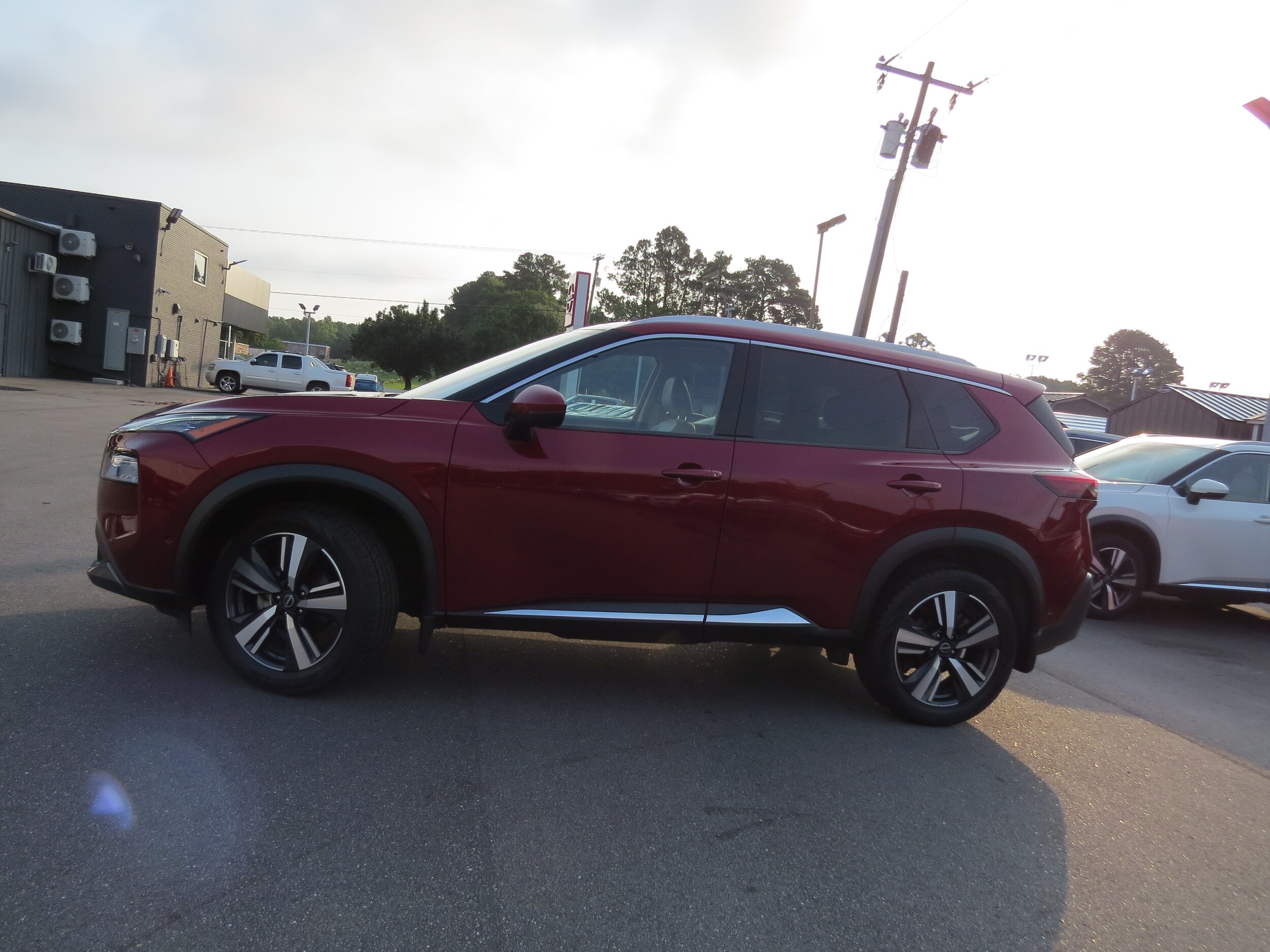 2023 Nissan Rogue SL photo 3