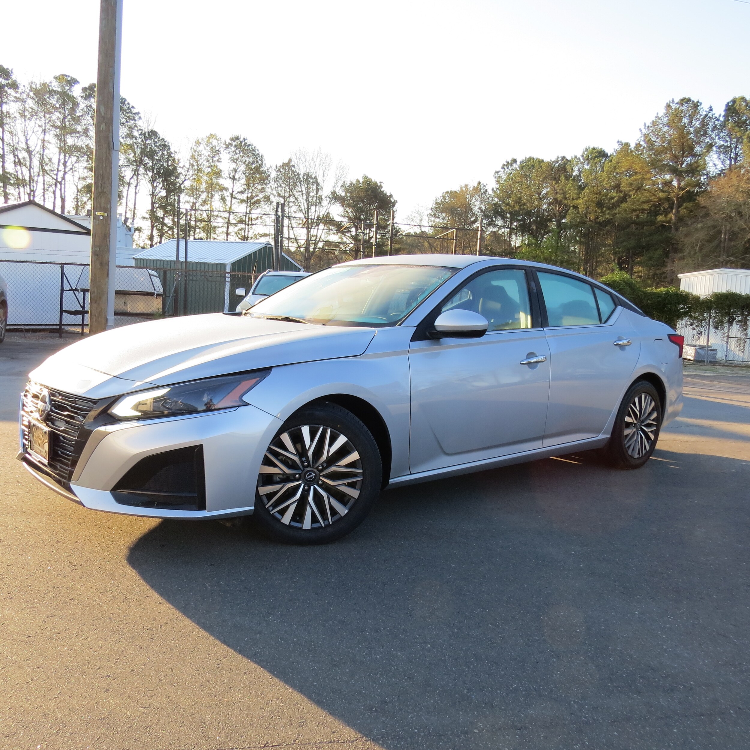 2023 Nissan Altima 2.5 SV photo 2